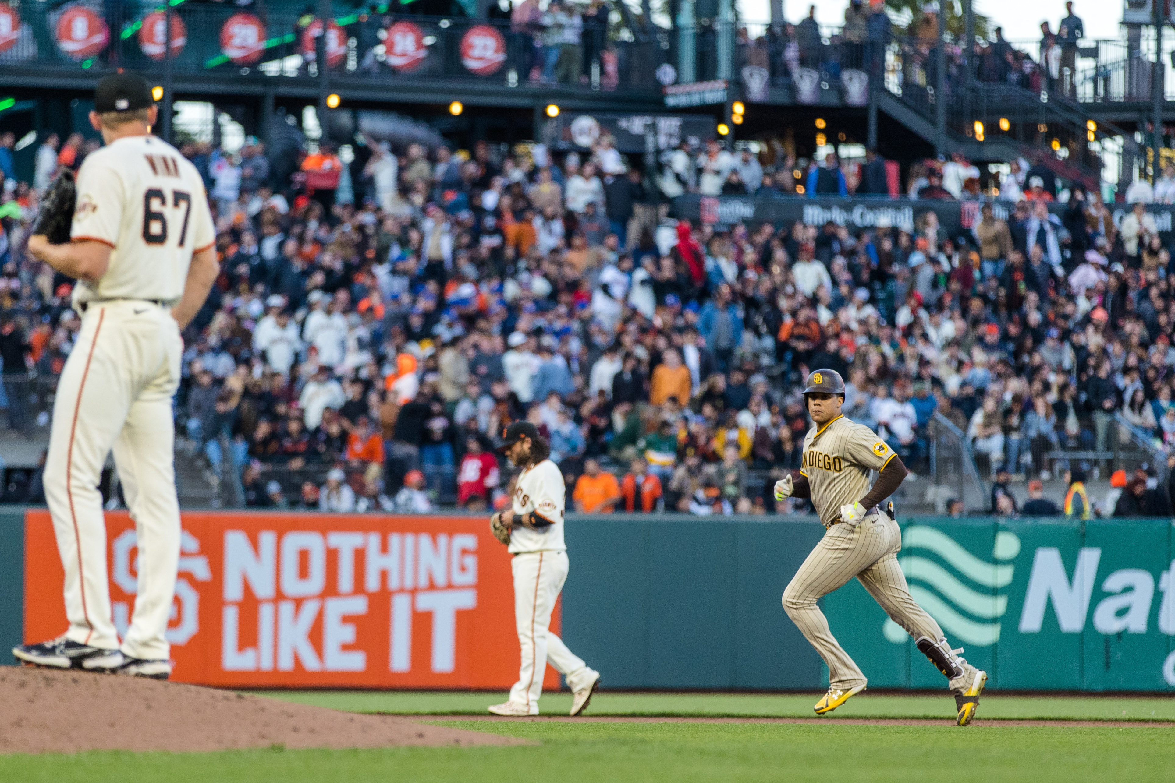 SF Giants STUN Padres with another late comeback, Mike Yastrzemski's  walk-off water shot 