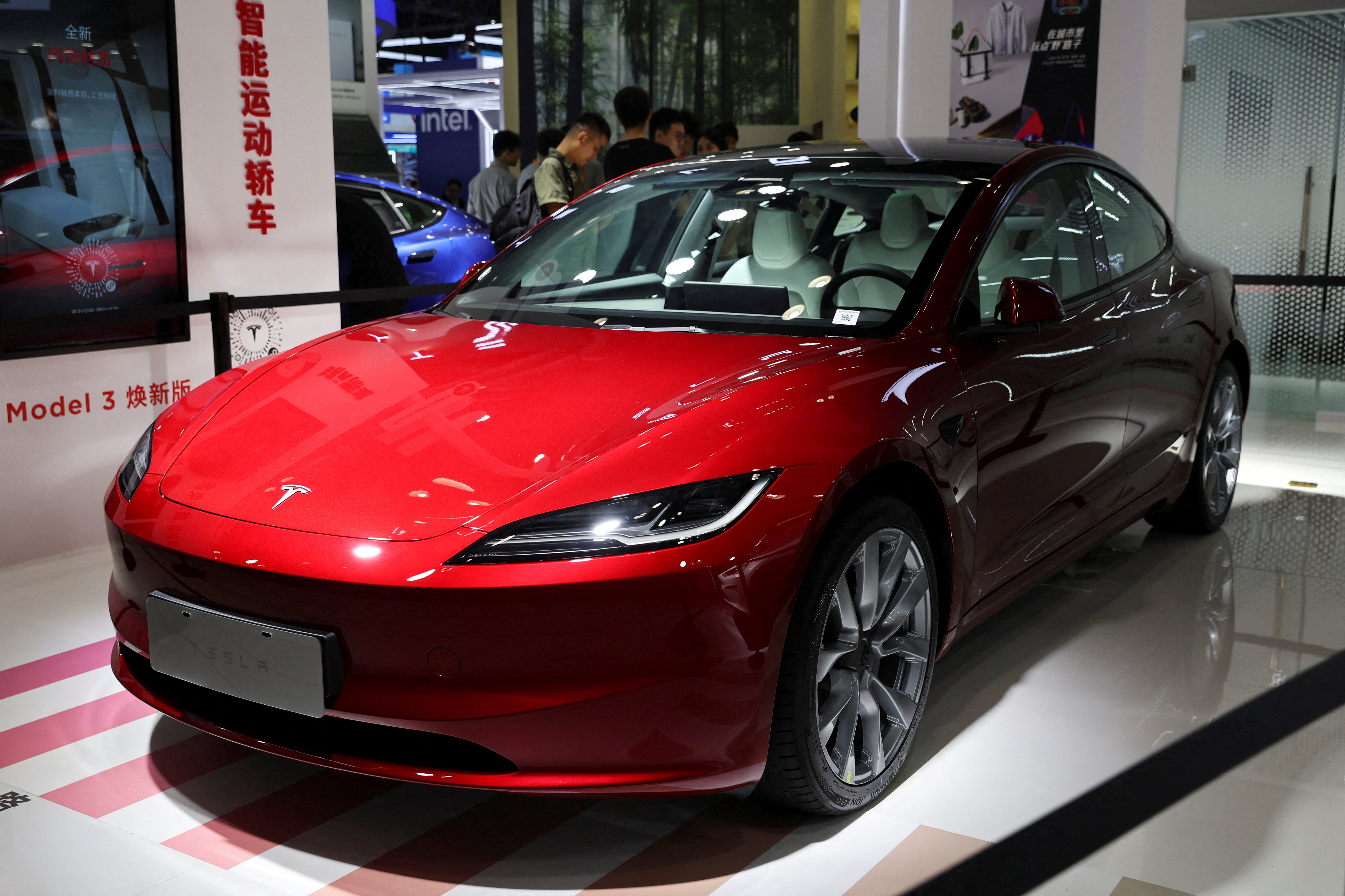 File:Tesla Model 3 (2023), long range, Japan, right-rear.jpg