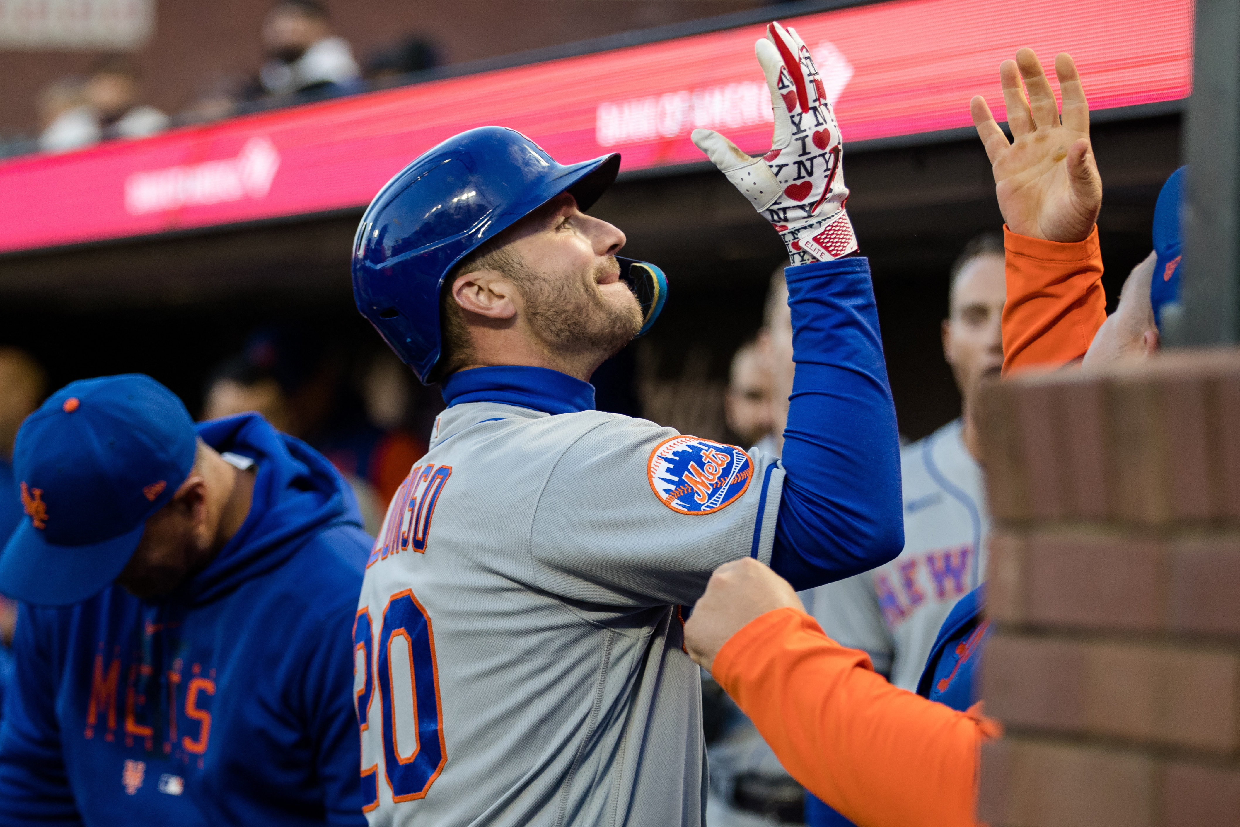 Download New York Mets Conforto Wallpaper