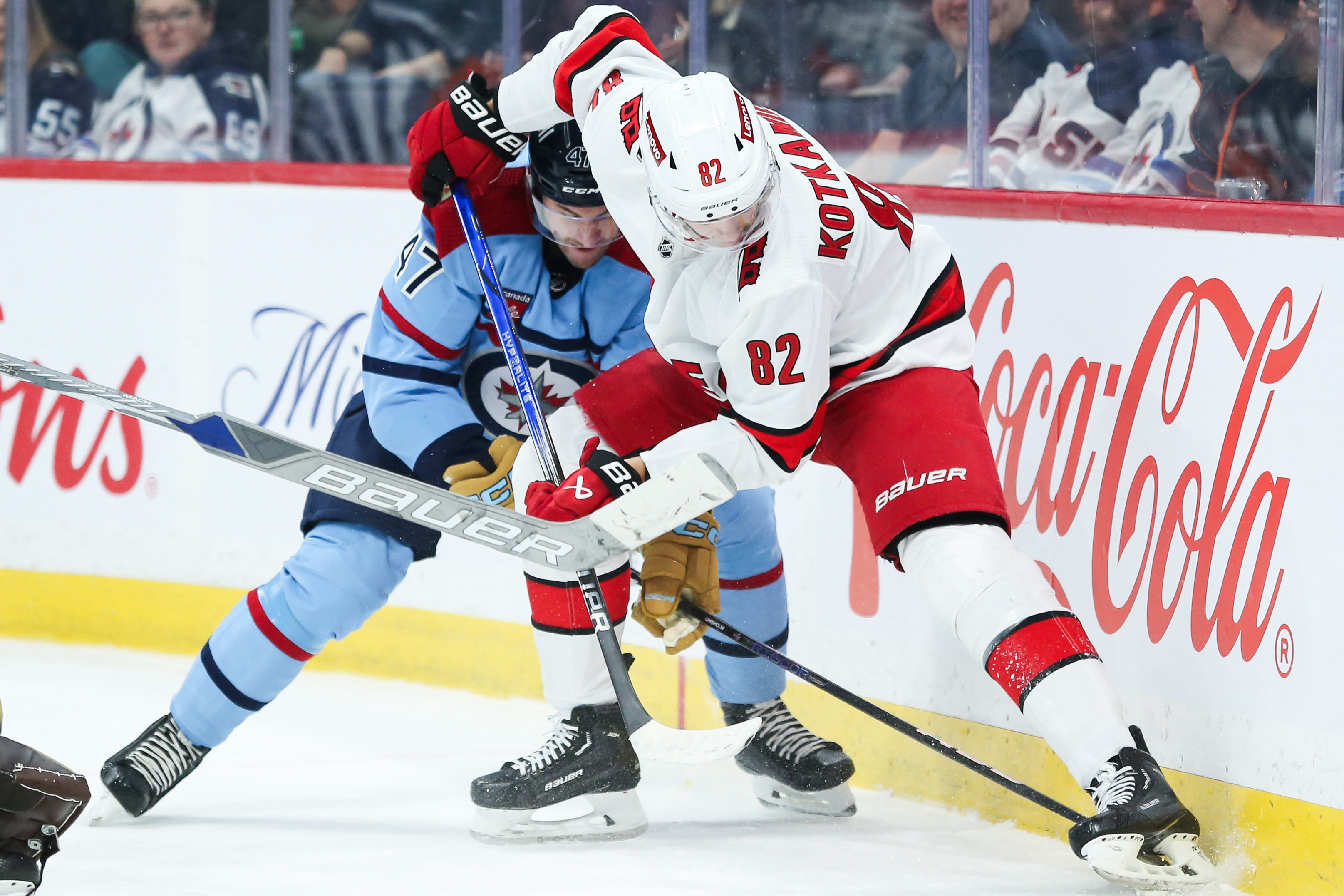 Laurent Brossoit logs 42 saves as Jets nip Hurricanes | Reuters