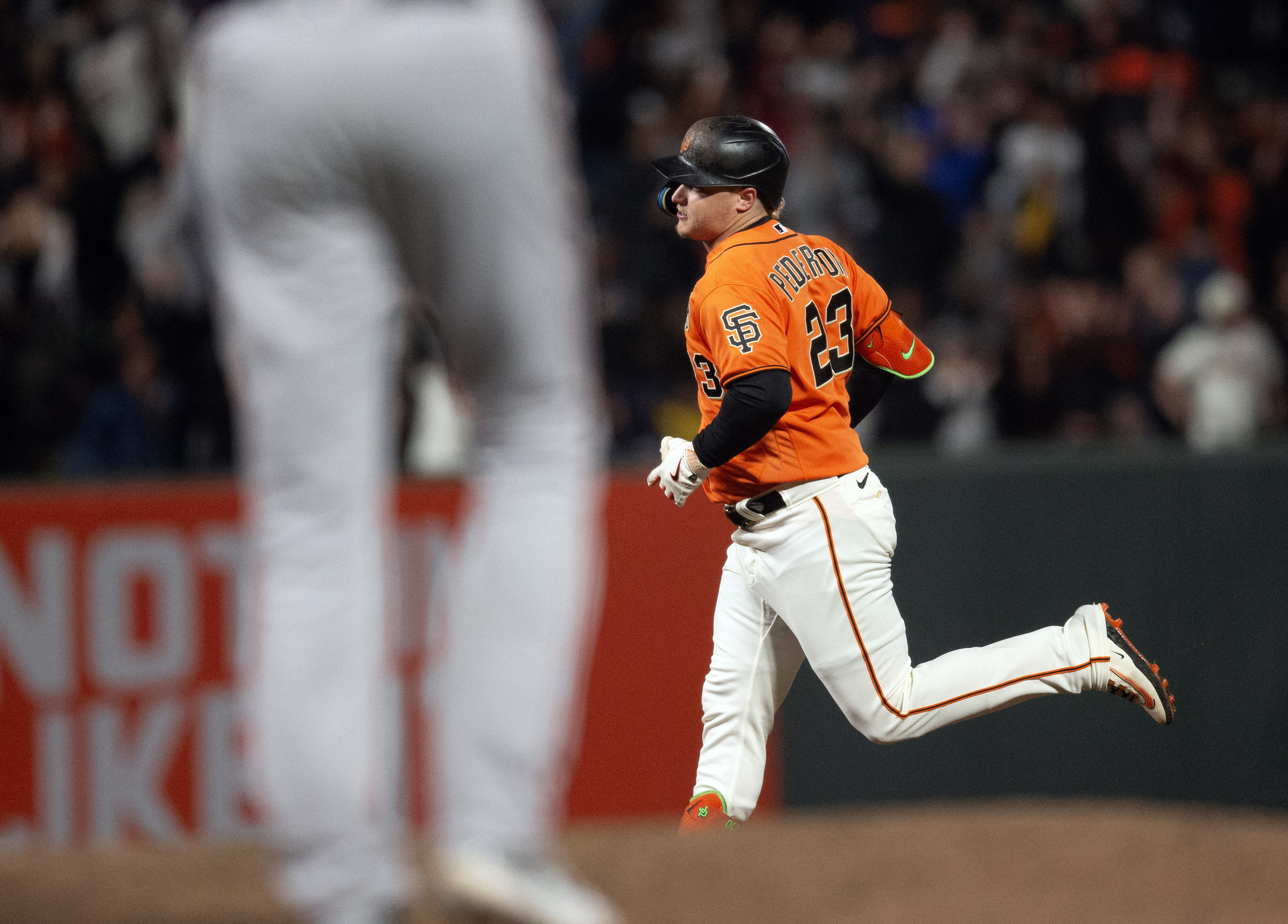 Triston Casas homers to lead Red Sox past Giants 3-2 for fifth straight win