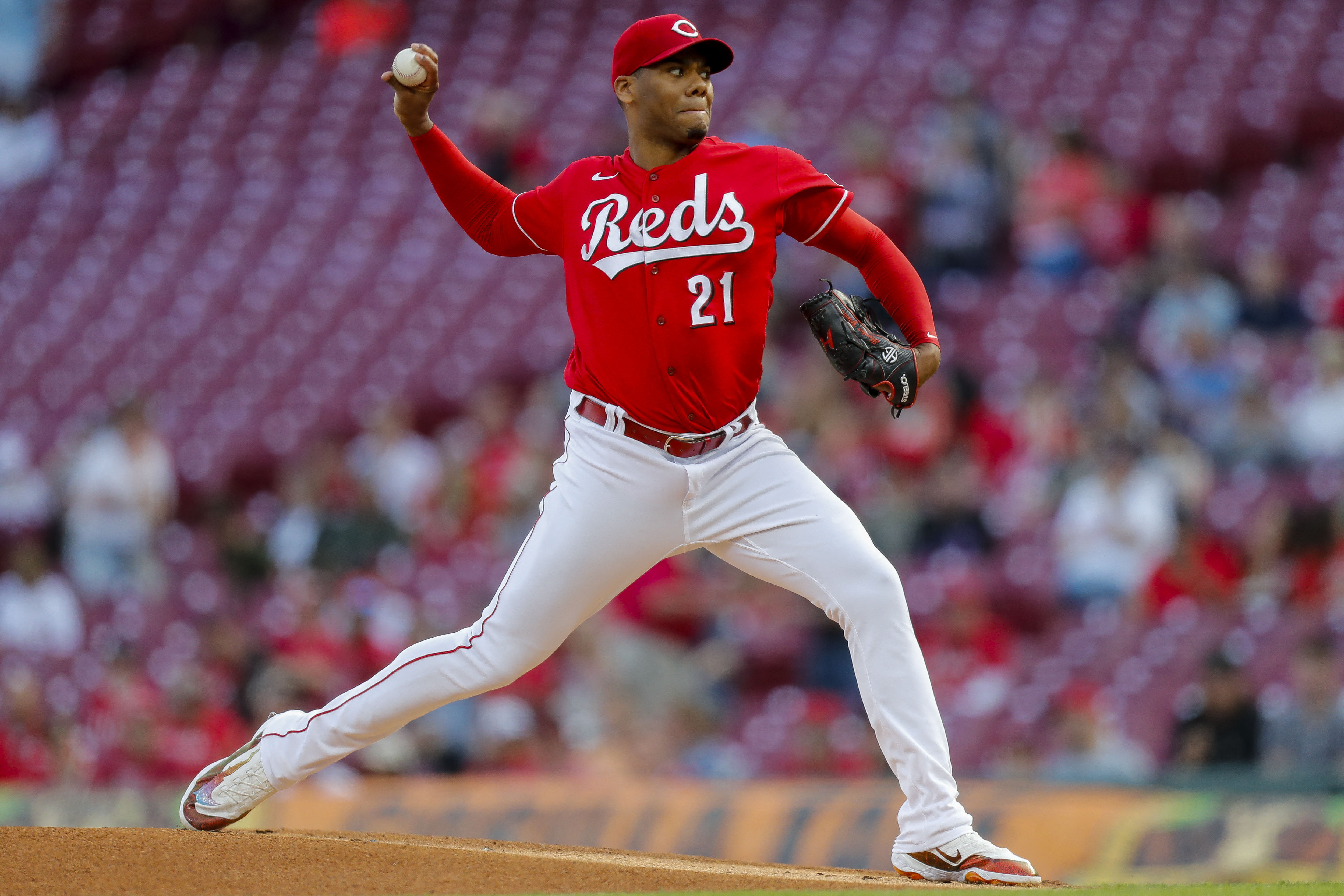 Steer's go-ahead homer lifts Reds past Brewers 2-1, Milwaukee Brewers