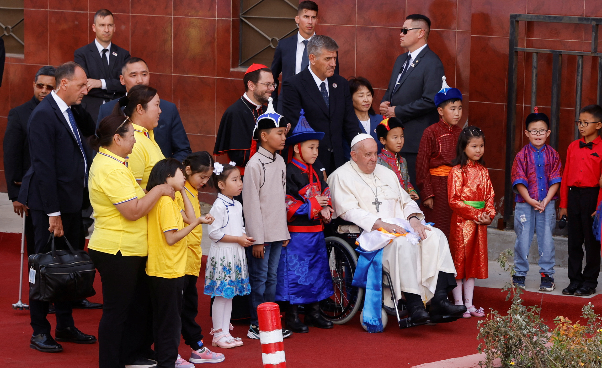 Pope Francis Begins Low-key Visit To Catholics In Buddhist Mongolia ...