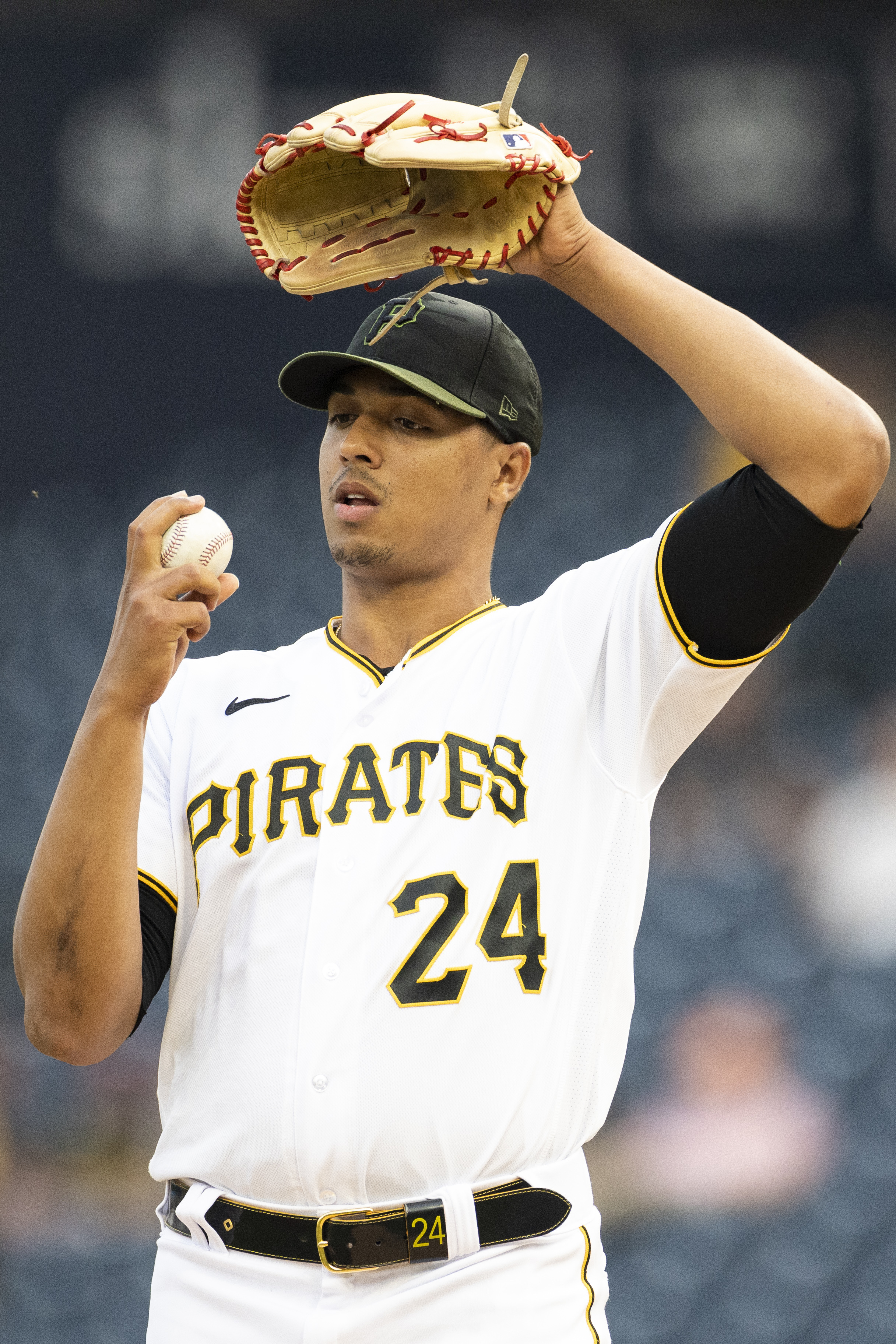 Pirates scrape out victory, hand A's 15th straight road loss