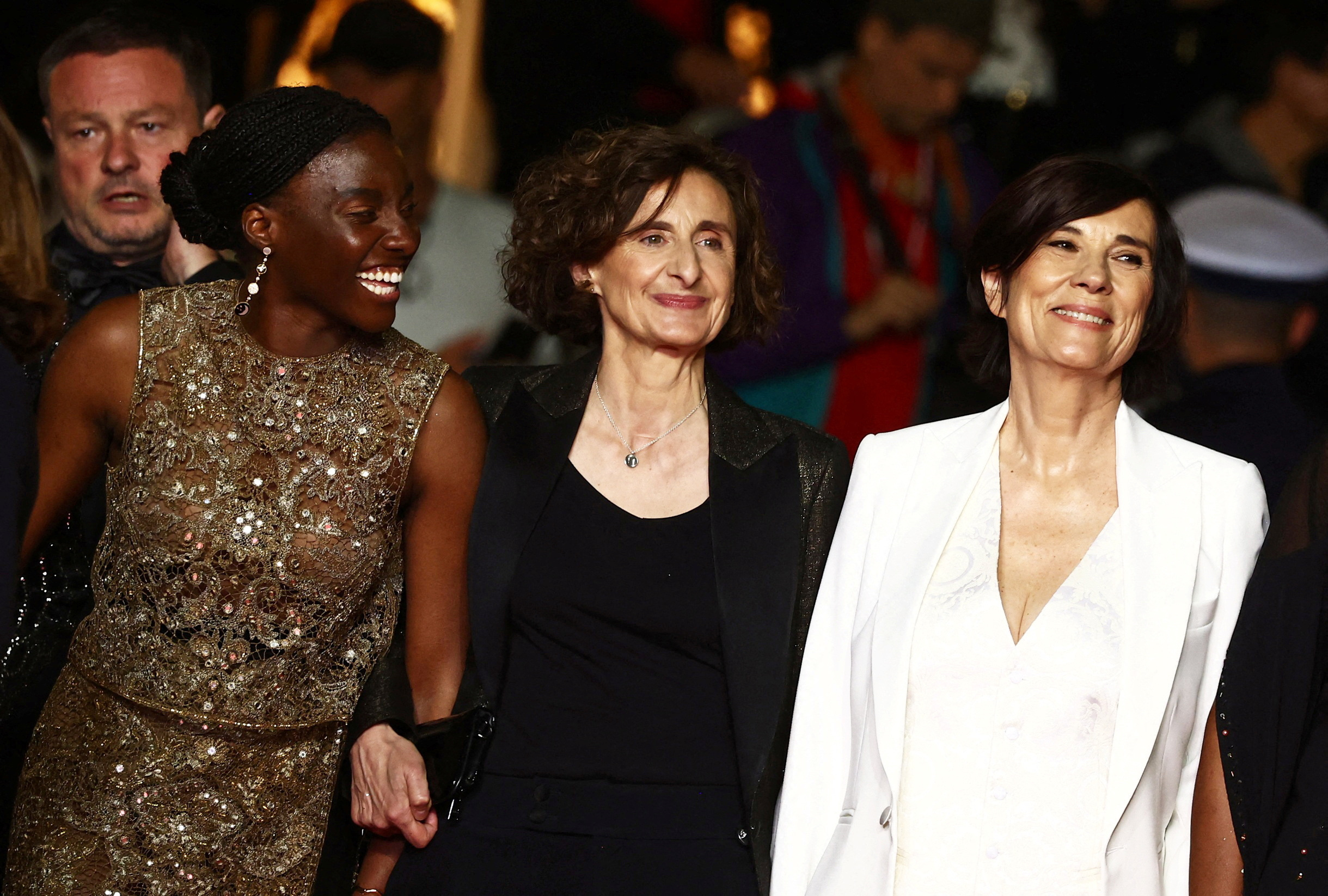 El polémico director de ‘Homecoming’ asiste al estreno en Cannes con el elenco