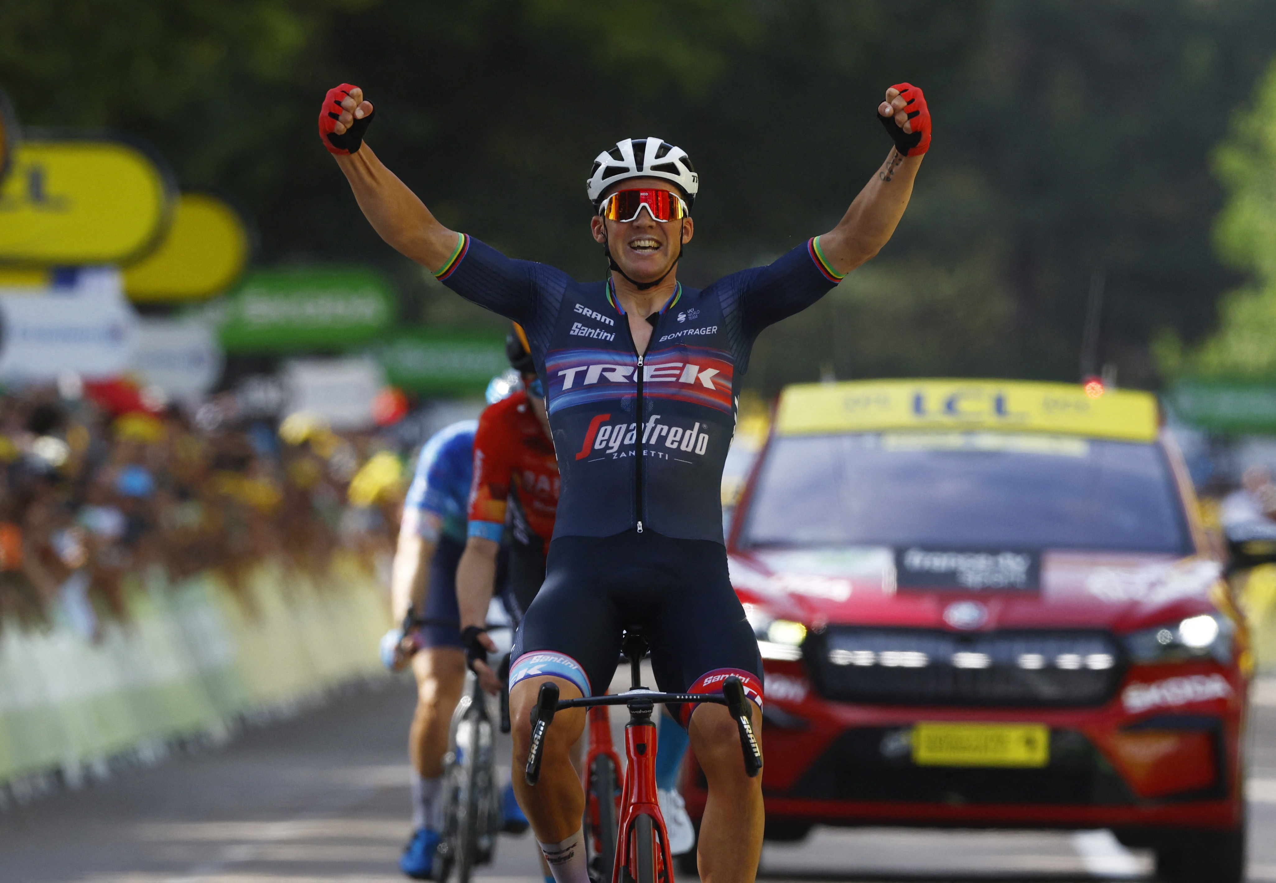 Pedersen wins Vuelta stage 19, Evenepoel maintains overall lead | Reuters