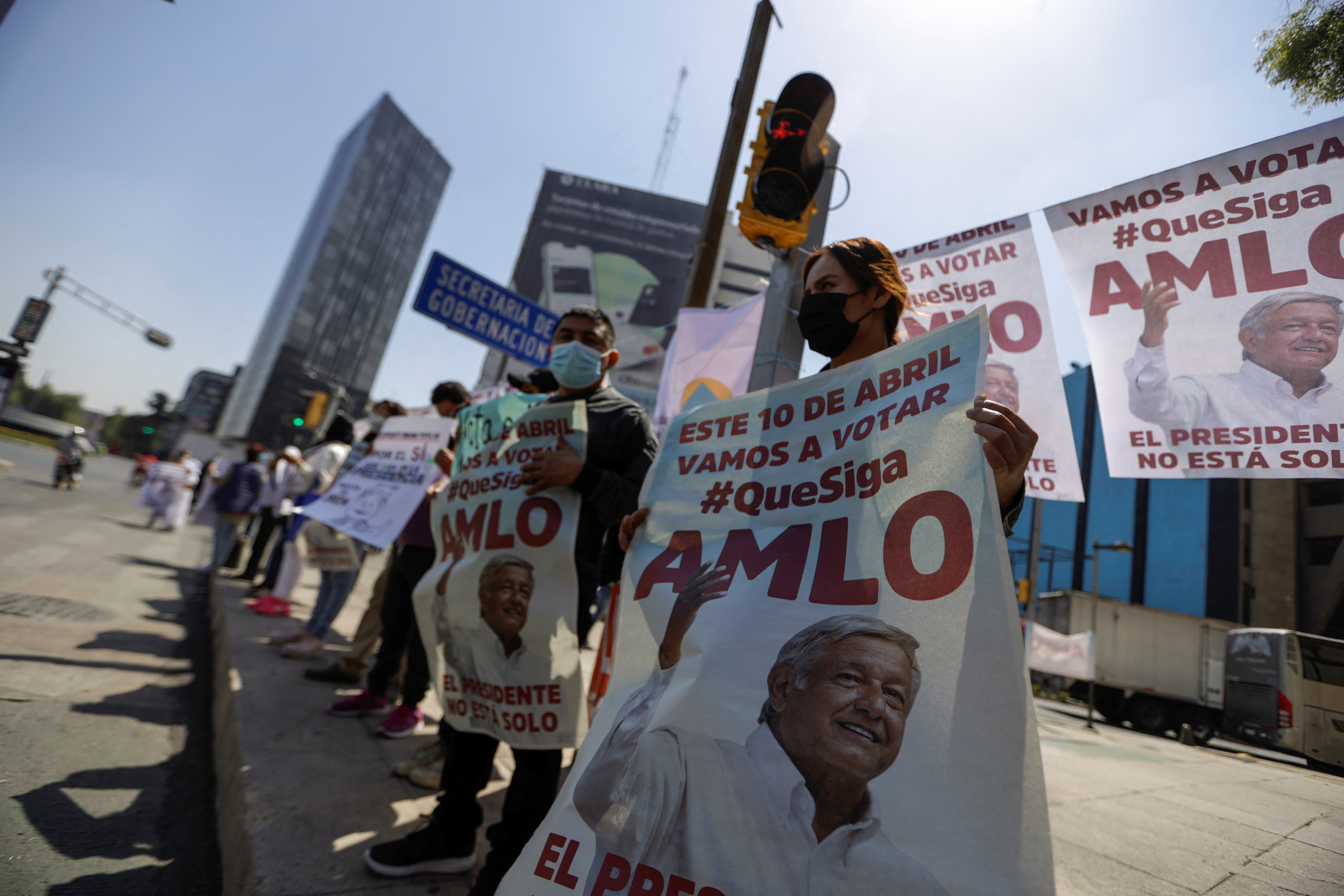 Presidential Approval and the Recall Referendum in Mexico