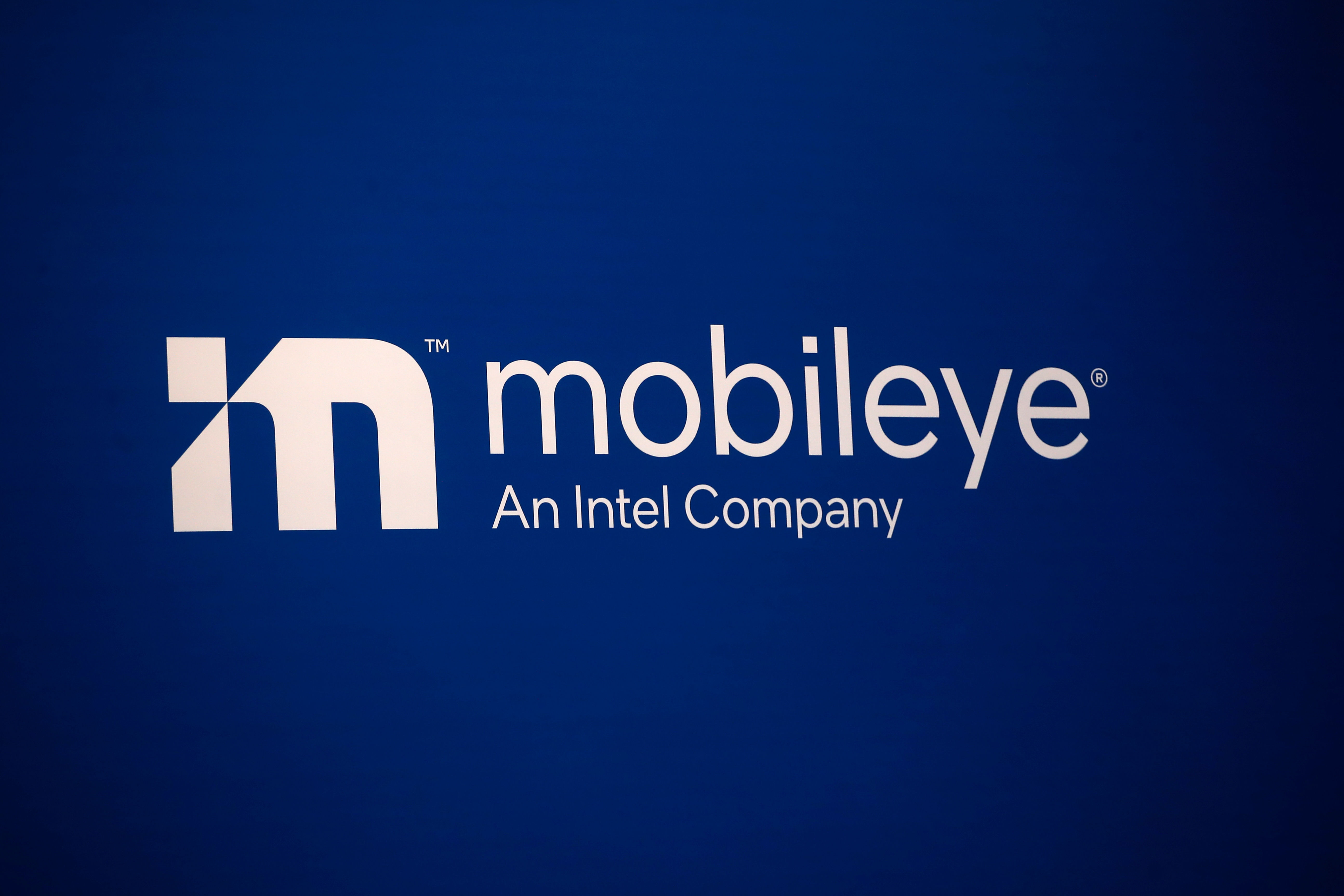 Intel Mobileye stock forex trading simulator