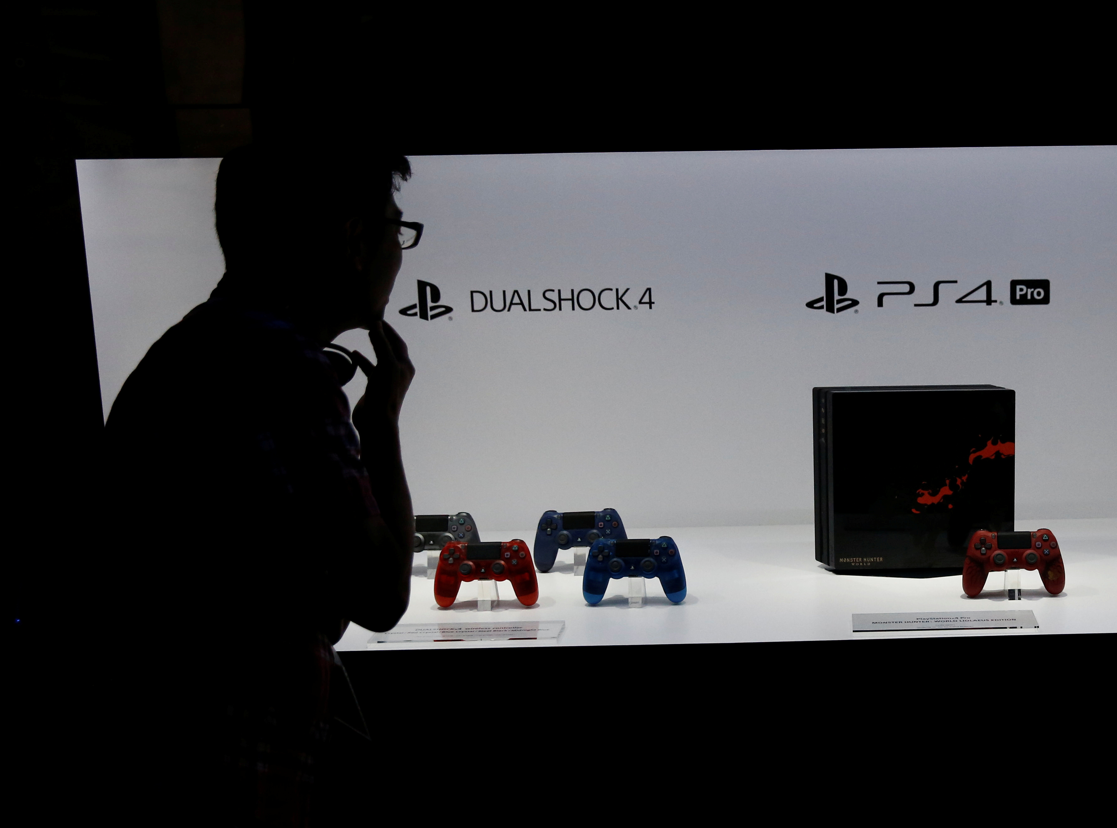 PlayStation 4 Slim images appear weeks before Sony press event