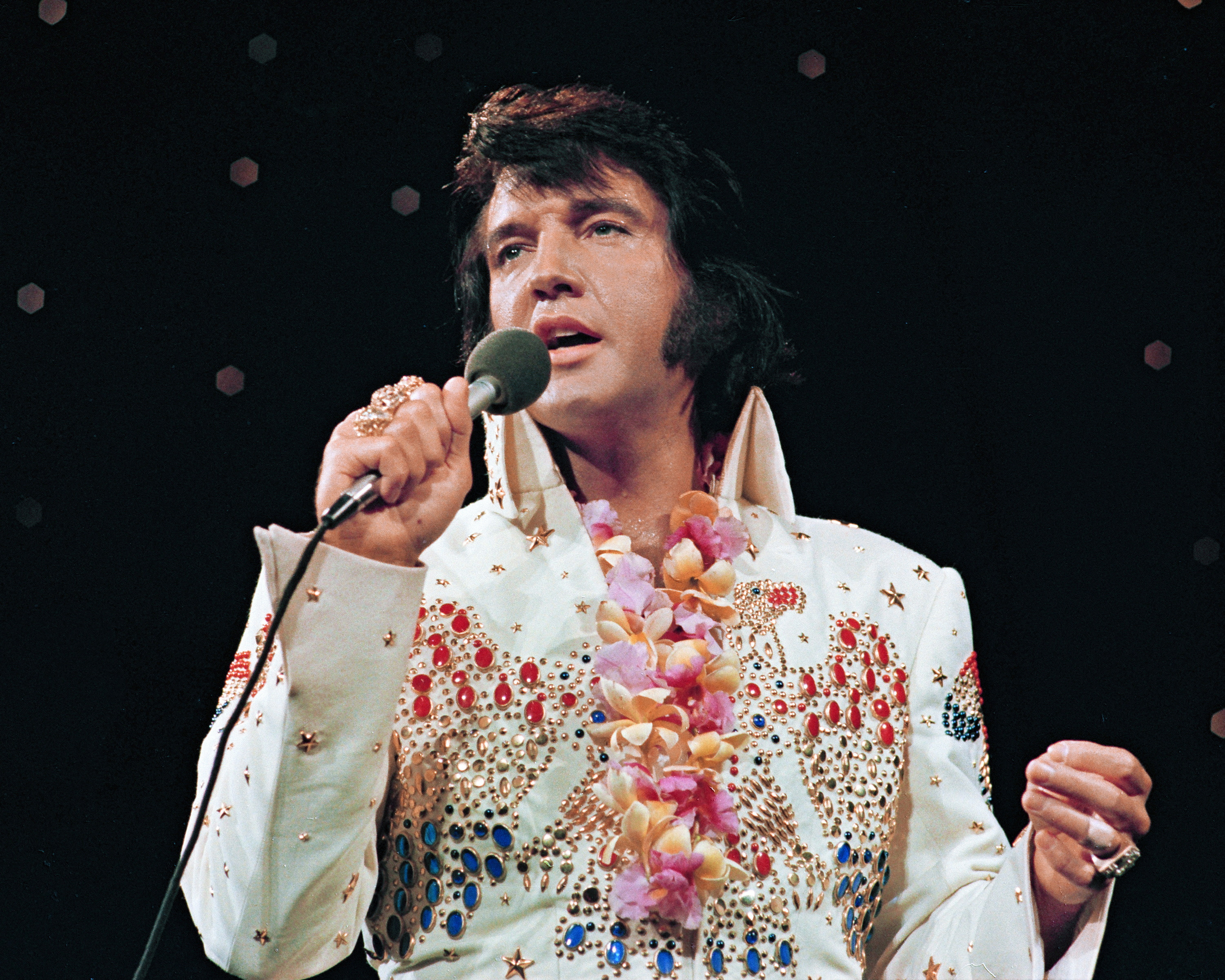 Elvis Presley performs at the "Aloha from Hawaii" concert special in Honolulu