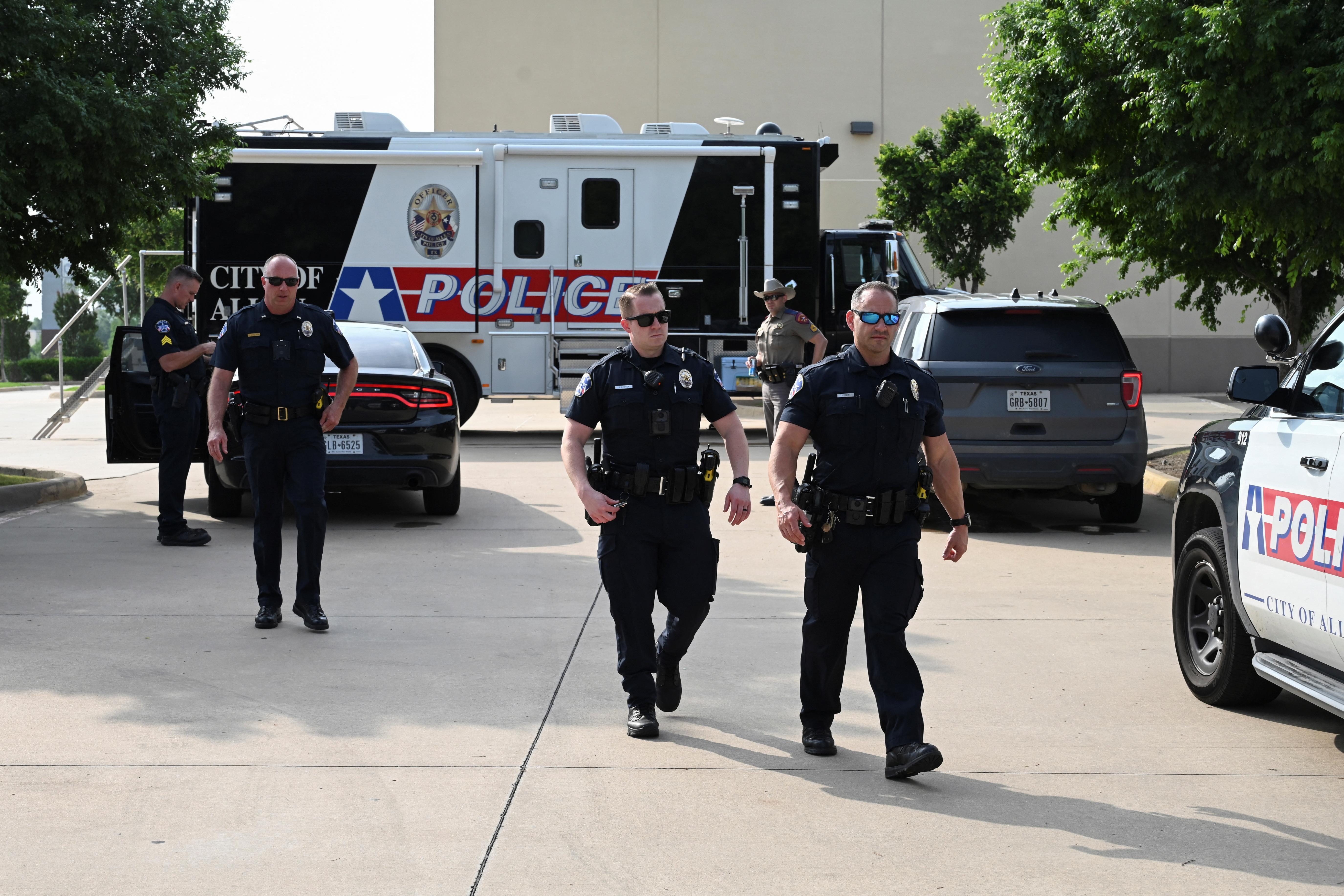 Gunman who killed 8 at Texas shopping mall had 'neo-Nazi ideation