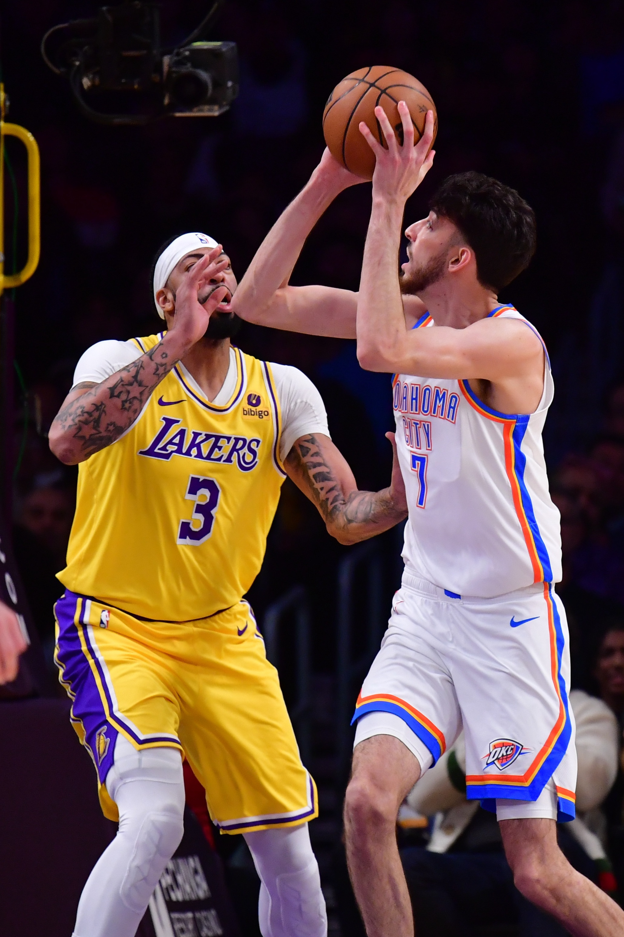 Lakers end Thunder's brief stay atop Western Conference