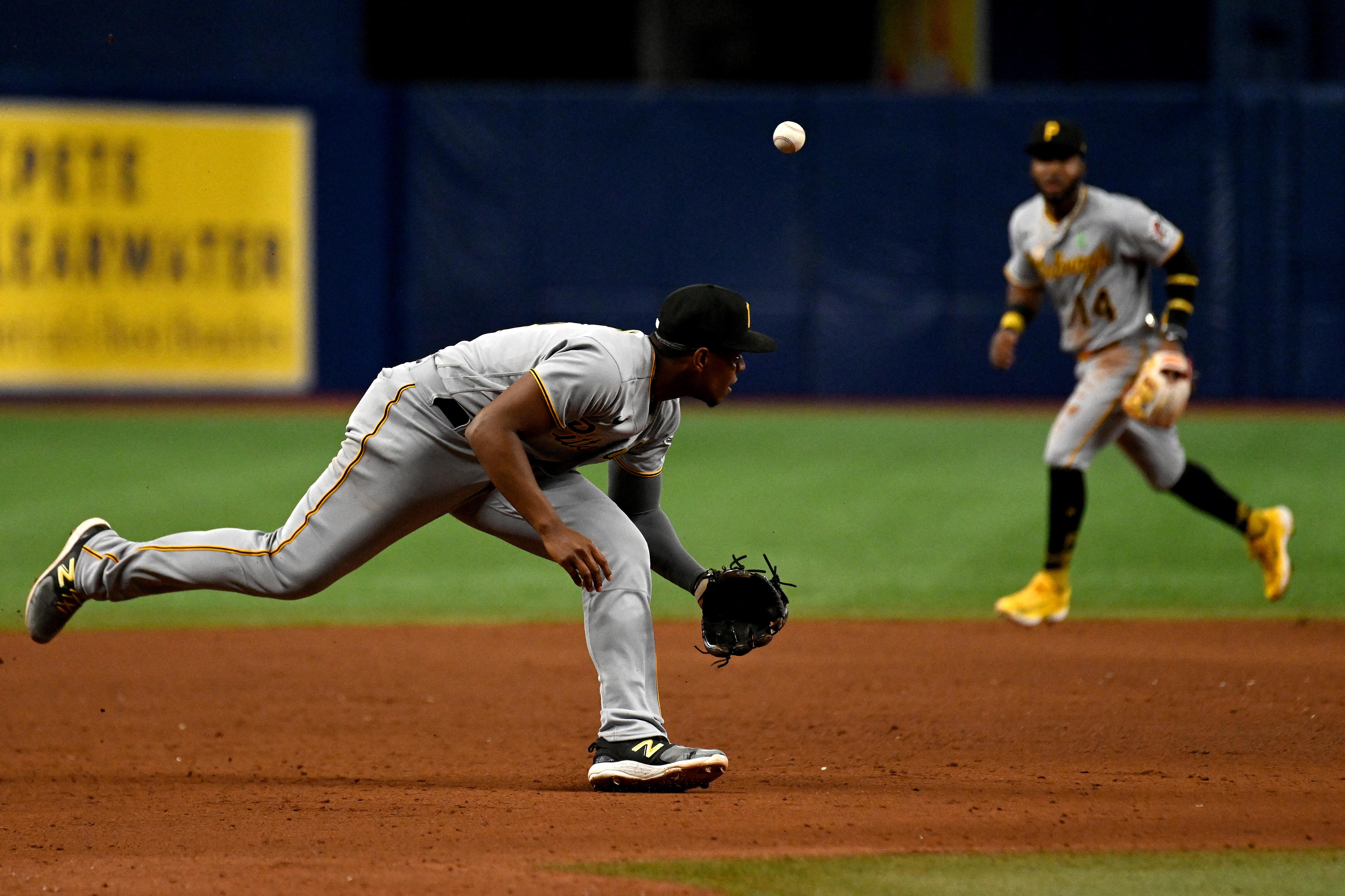 Shane McClanahan improves to 6-0 as Rays throttle Pirates 8-1 - CBS  Pittsburgh