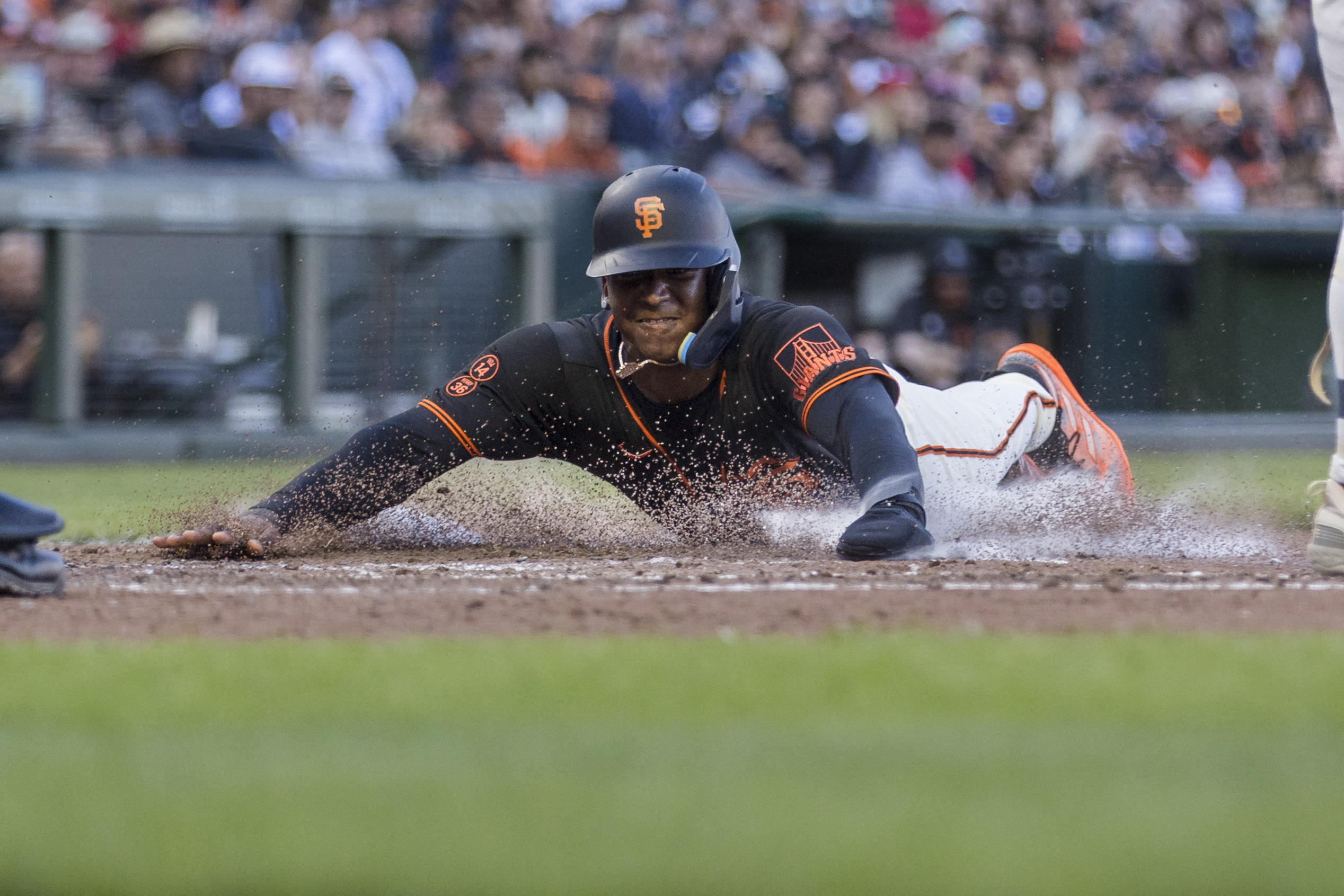 Giants observations: J.D. Davis walk-off homer secures win over