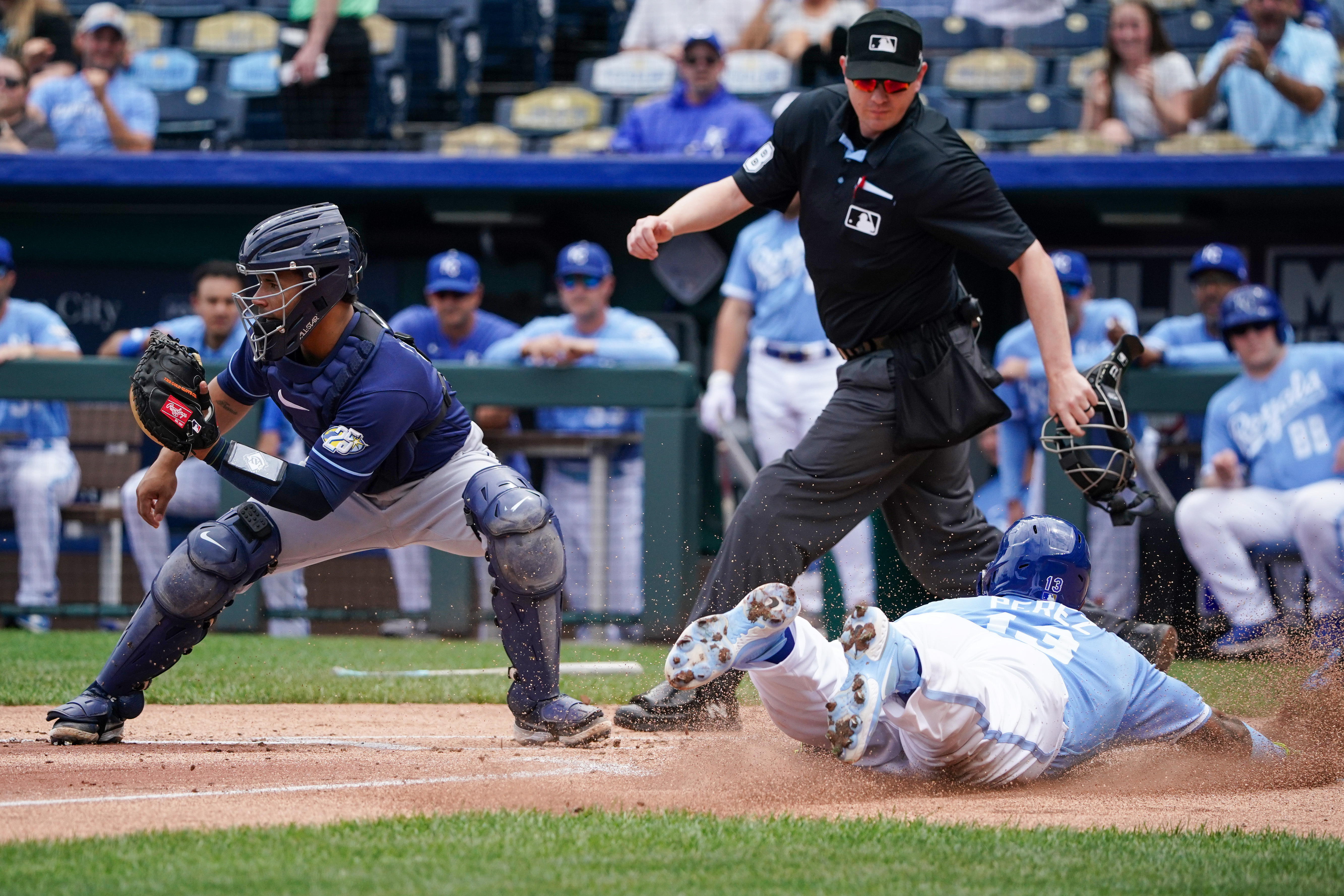 What Pros Wear: Salvador Perez' Rawlings Custom All-Star Catcher's