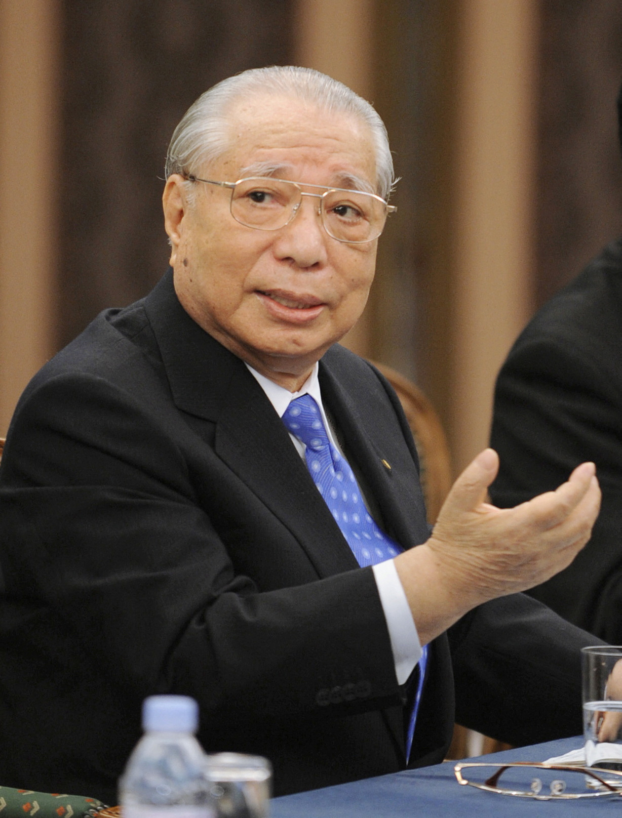 Soka Gakkai Honorary President Daisaku Ikeda speaks at a hotel in Tokyo