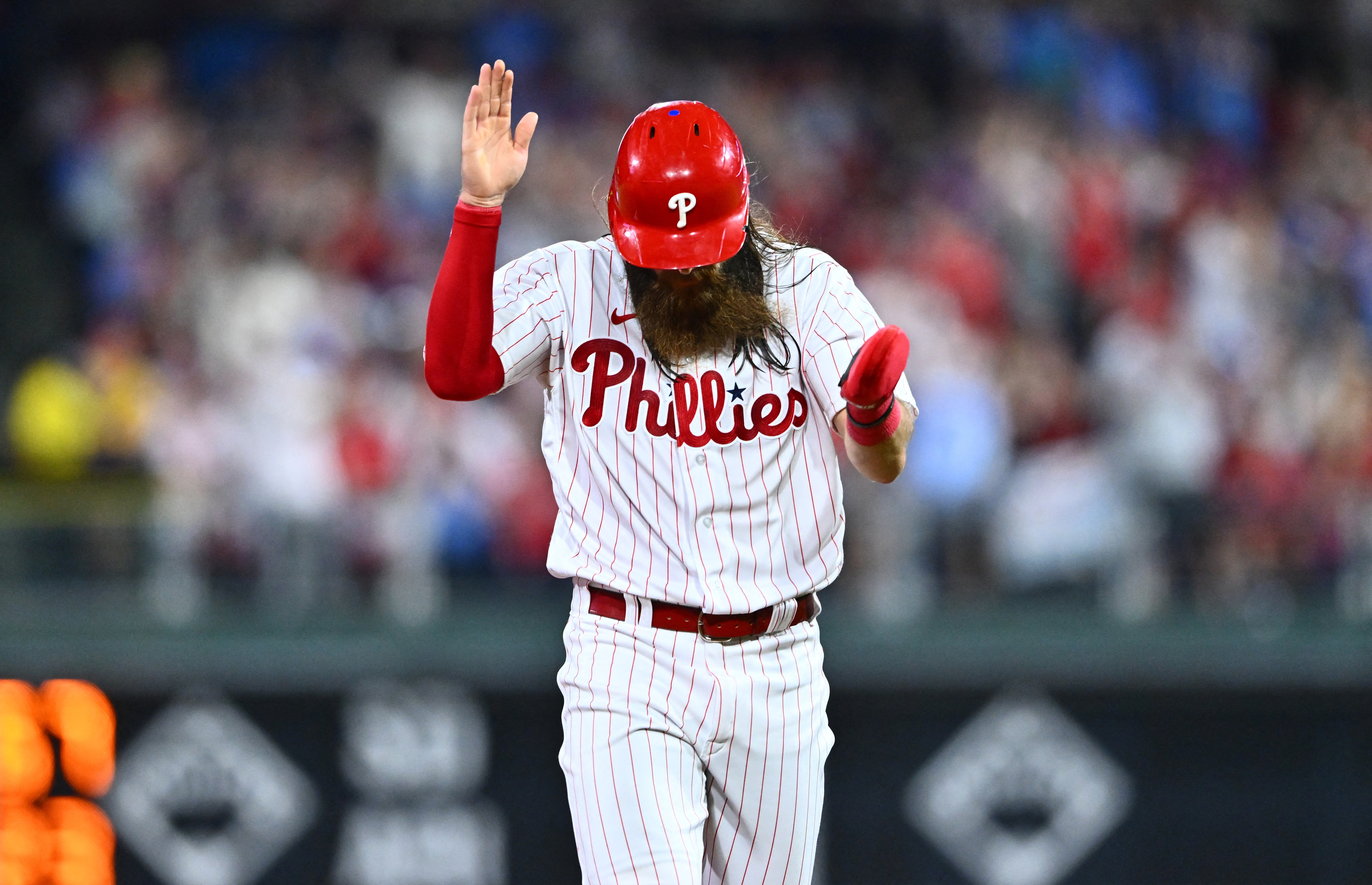 Phillies score in 8th, pull out win over Rockies