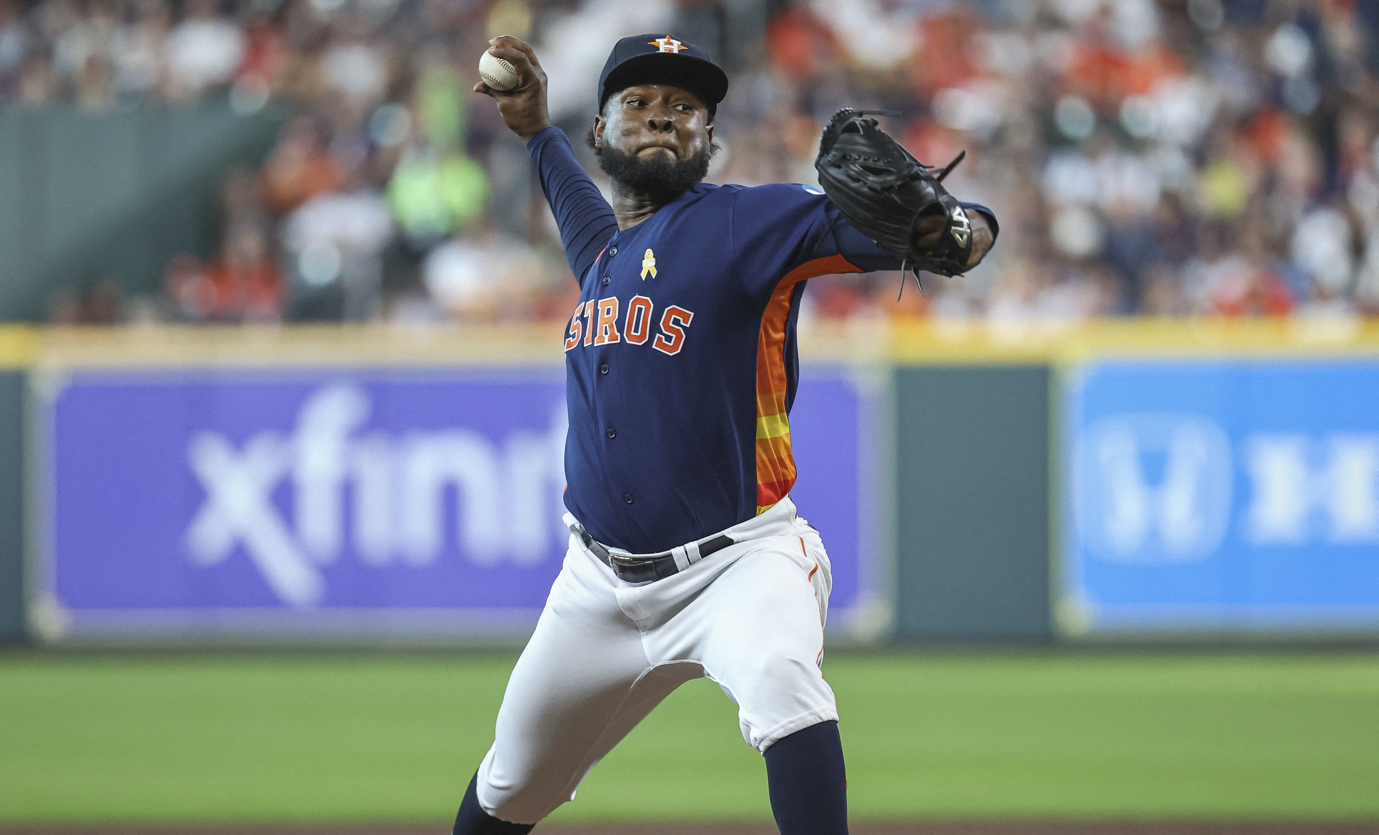 Prized prospect Domínguez homers again as Yankees complete 3-game sweep in  Houston with 6-1 win