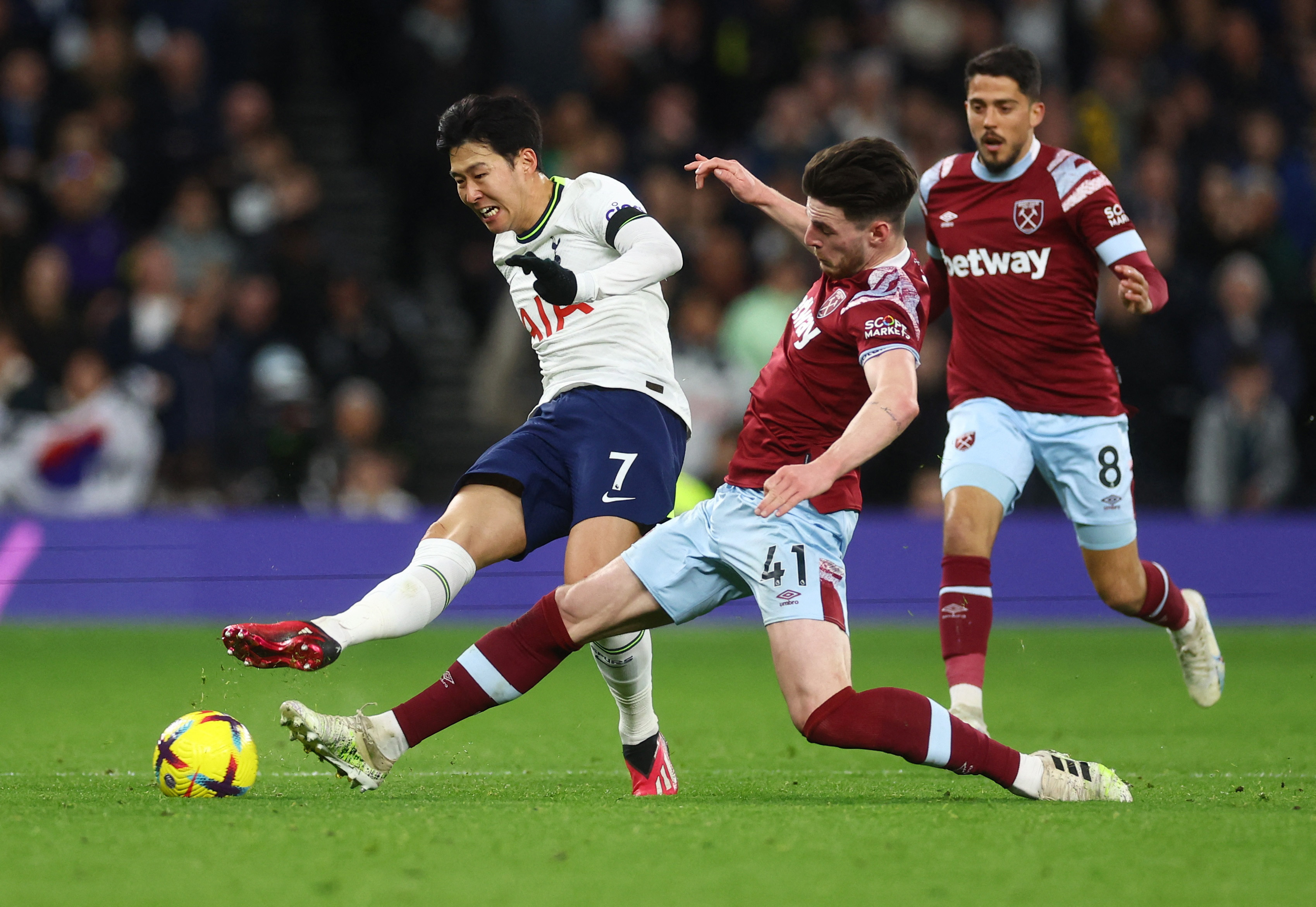 Tottenham Hotspur 1-2 West Ham: Second-half fightback sees Hammers hand  London rivals fourth defeat in five - Eurosport