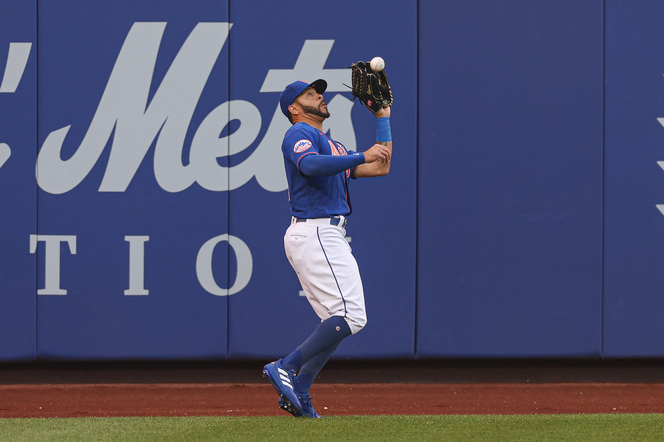 Brewers knock off Mets for 9th win in 13 games