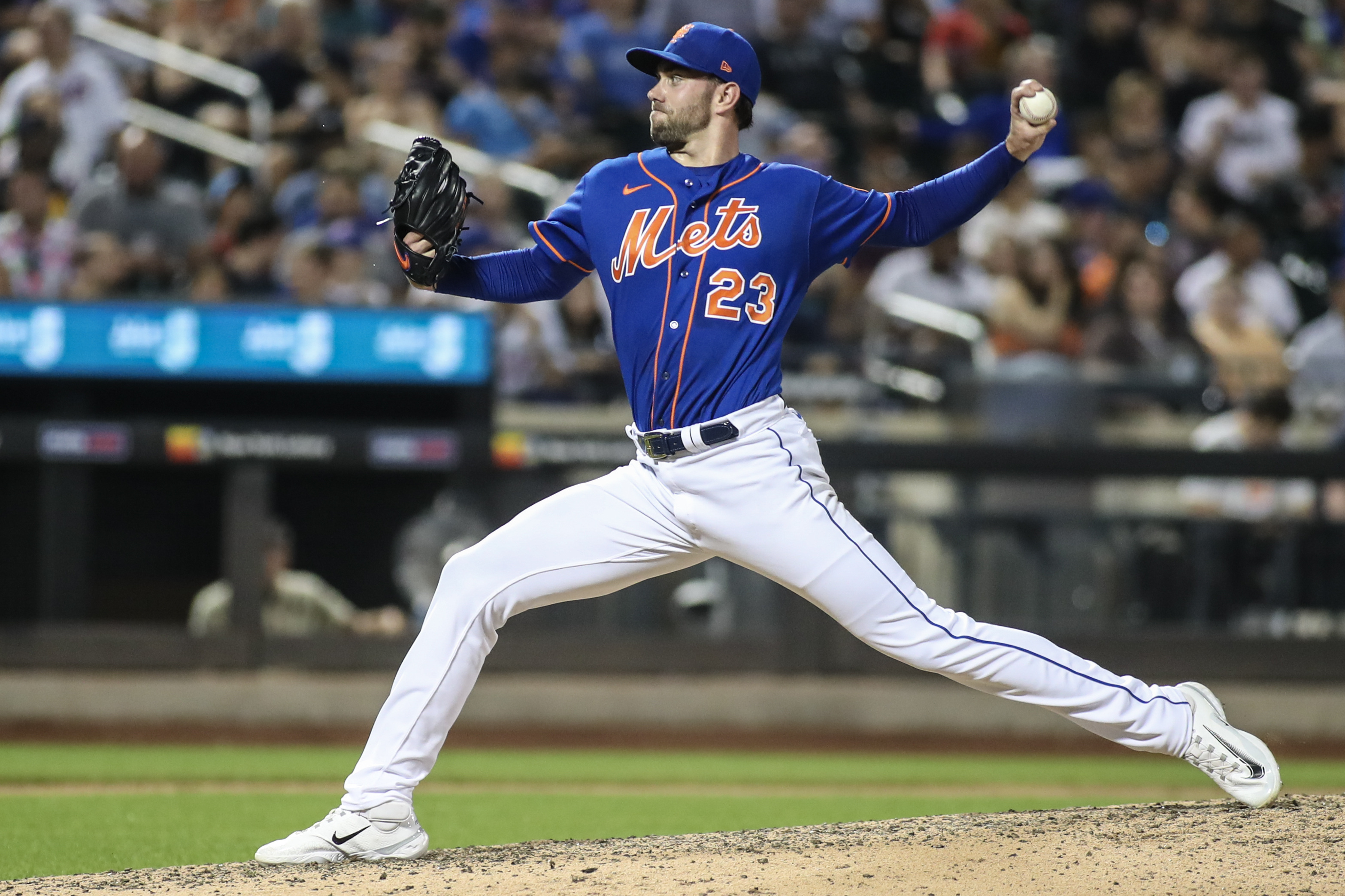 After rain delay, Mets eke out win over Nationals