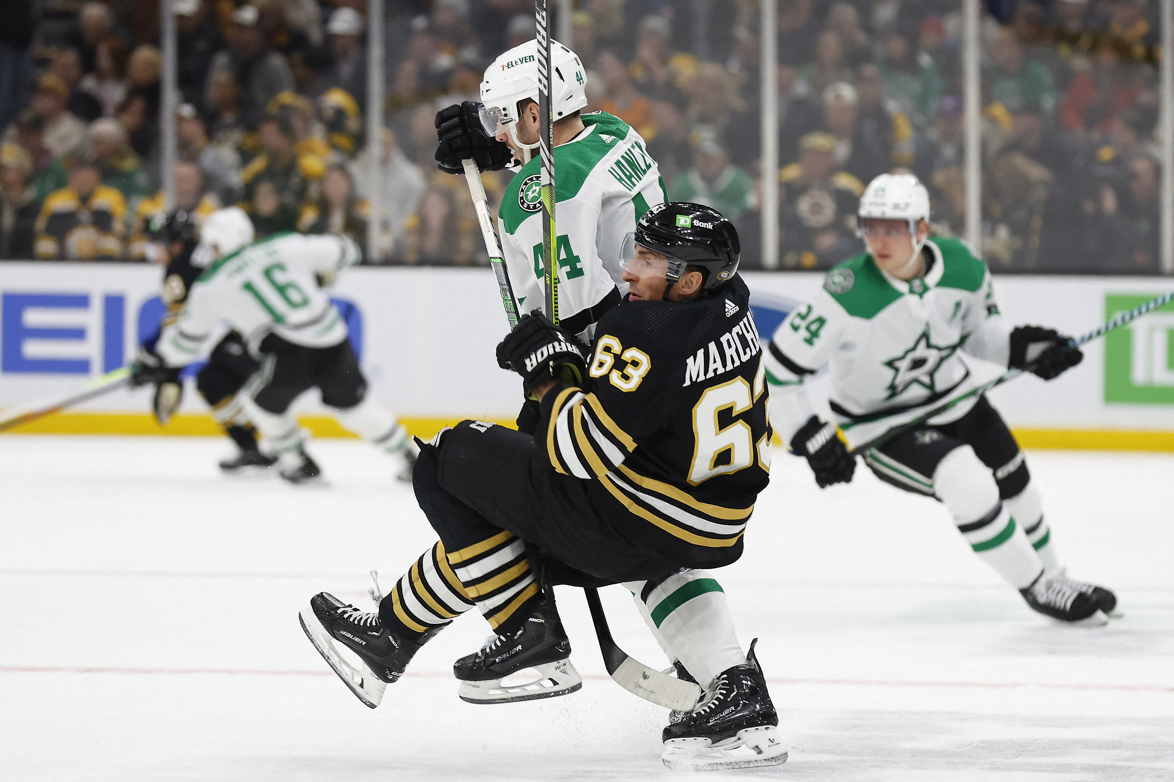 Bruins take long road to down Stars in shootout Reuters