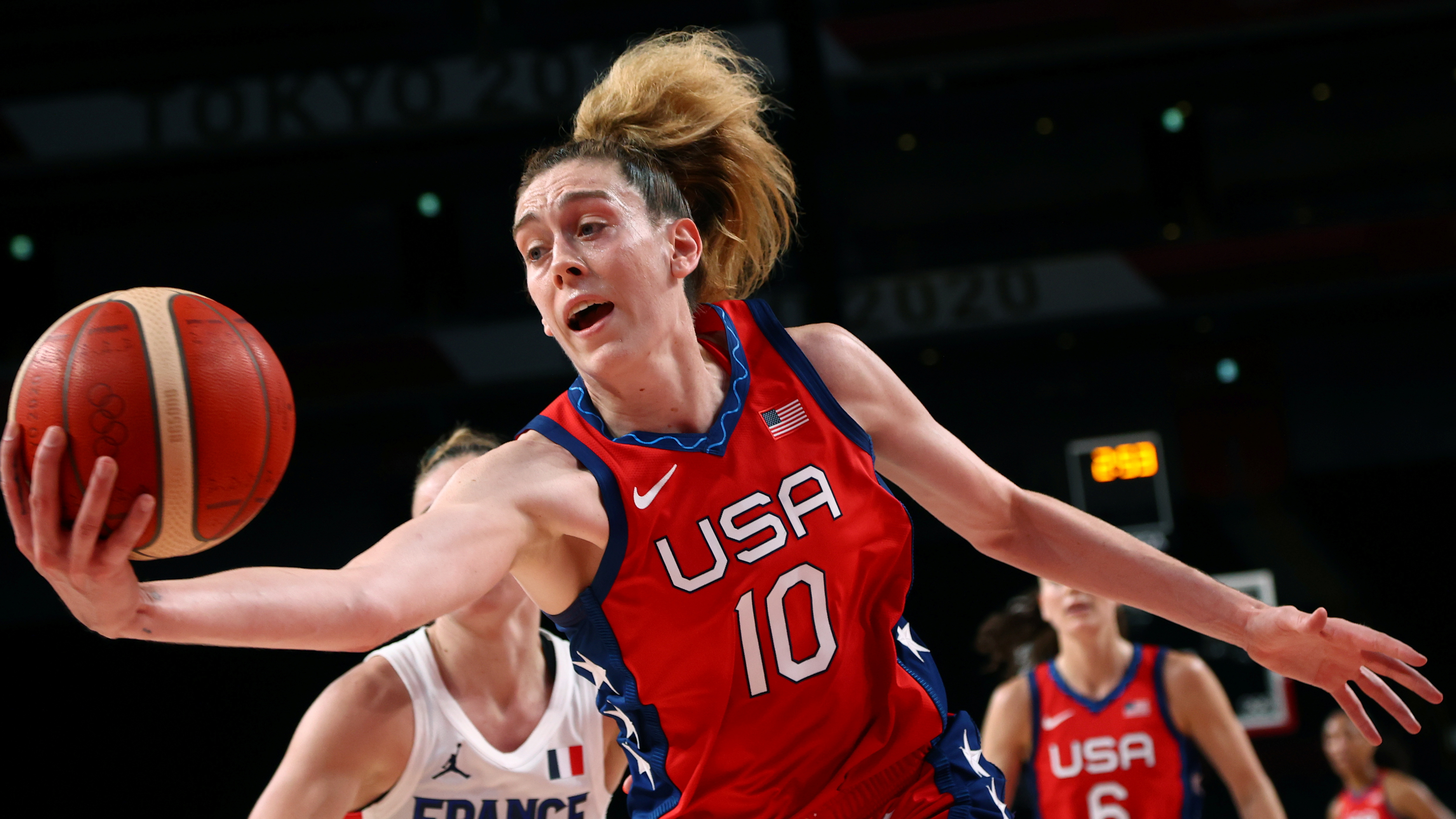 Basketball - Women - Group B - France v United States