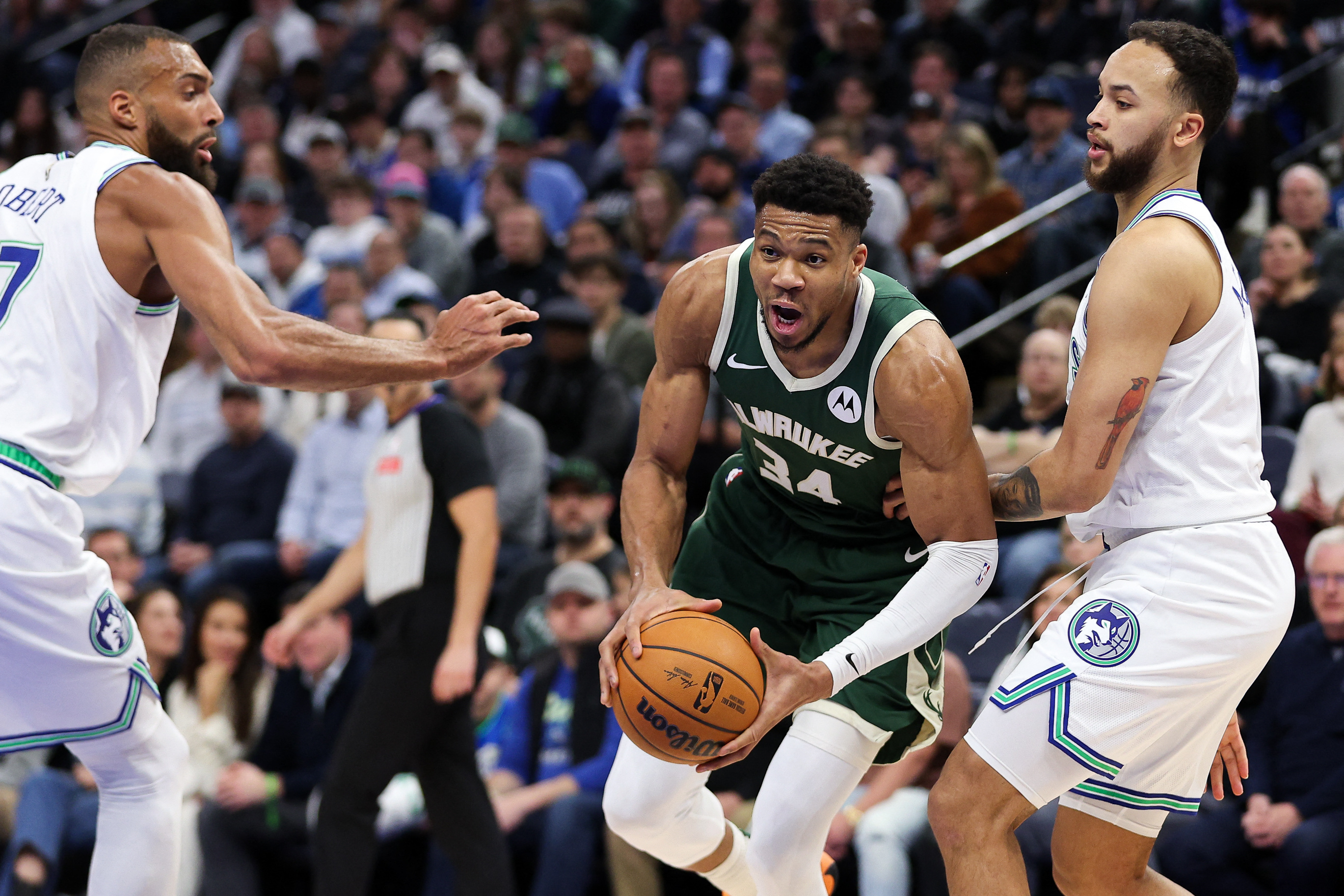 Giannis Antetokounmpo, Bucks get back on track vs. Wolves | Reuters