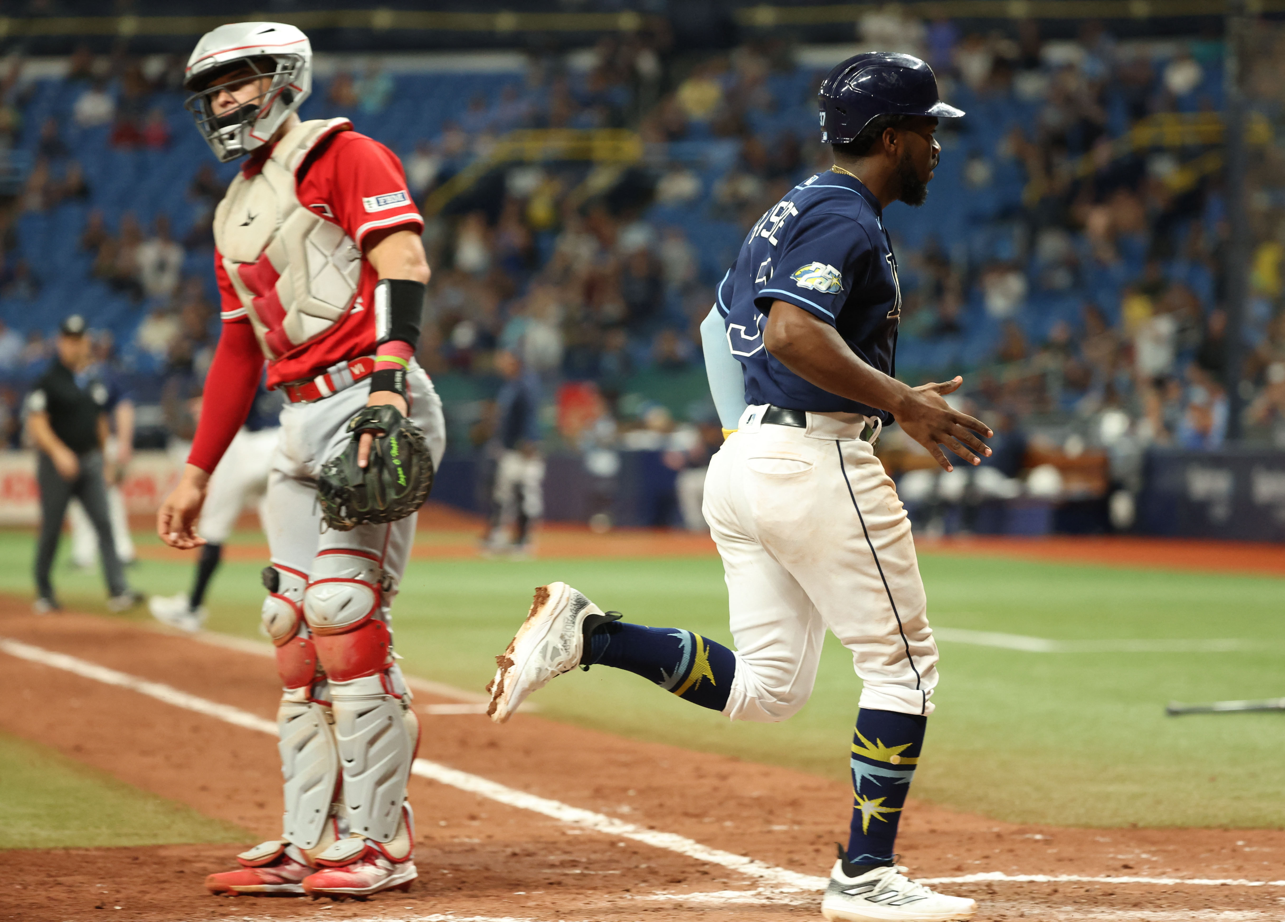 Brett Phillips ties the game with a HR with the Angels down to their last  out! : r/baseball