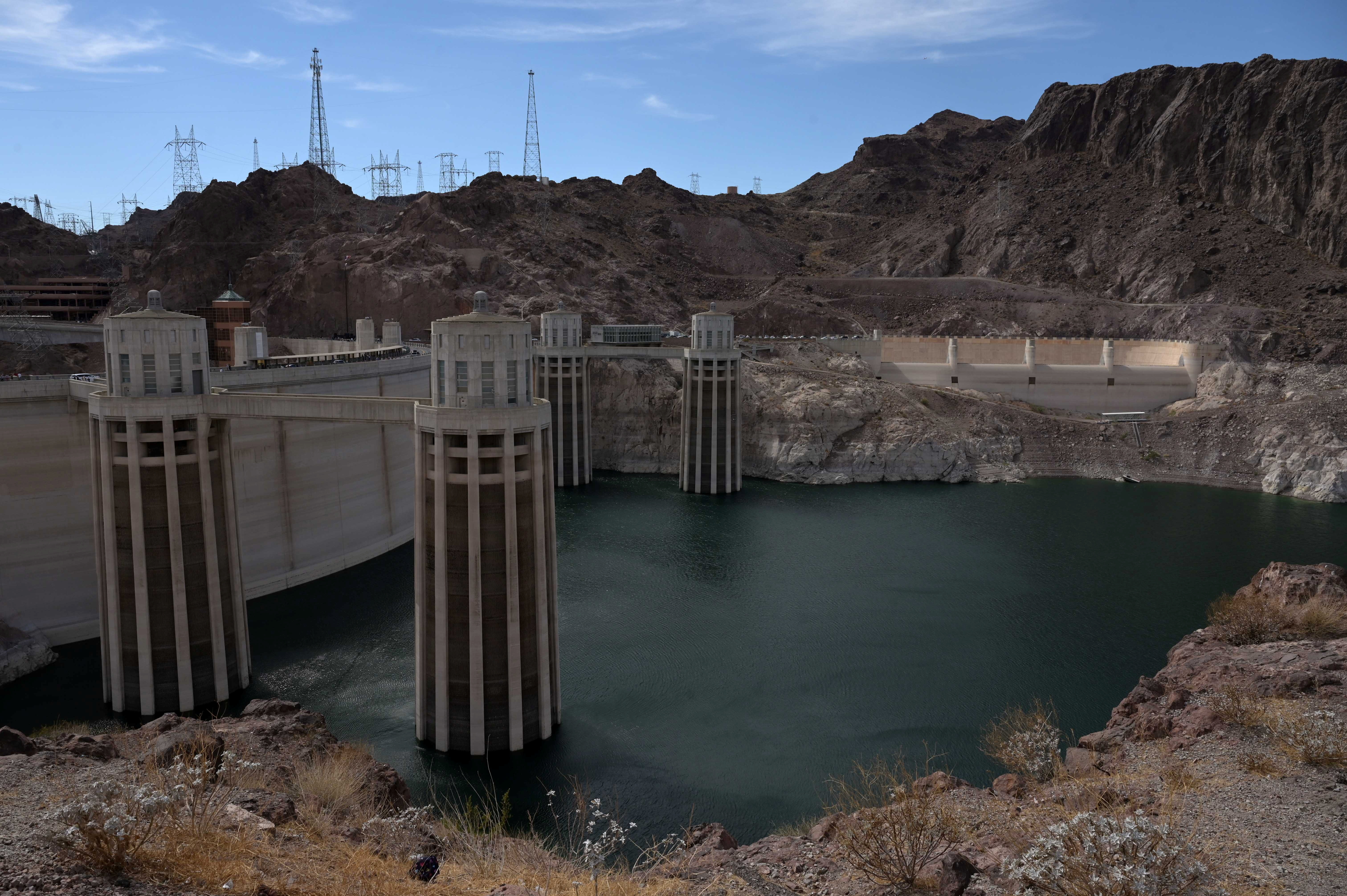 Hoover Dam reservoir sinks to record low, in sign of extreme Western U.S. drought