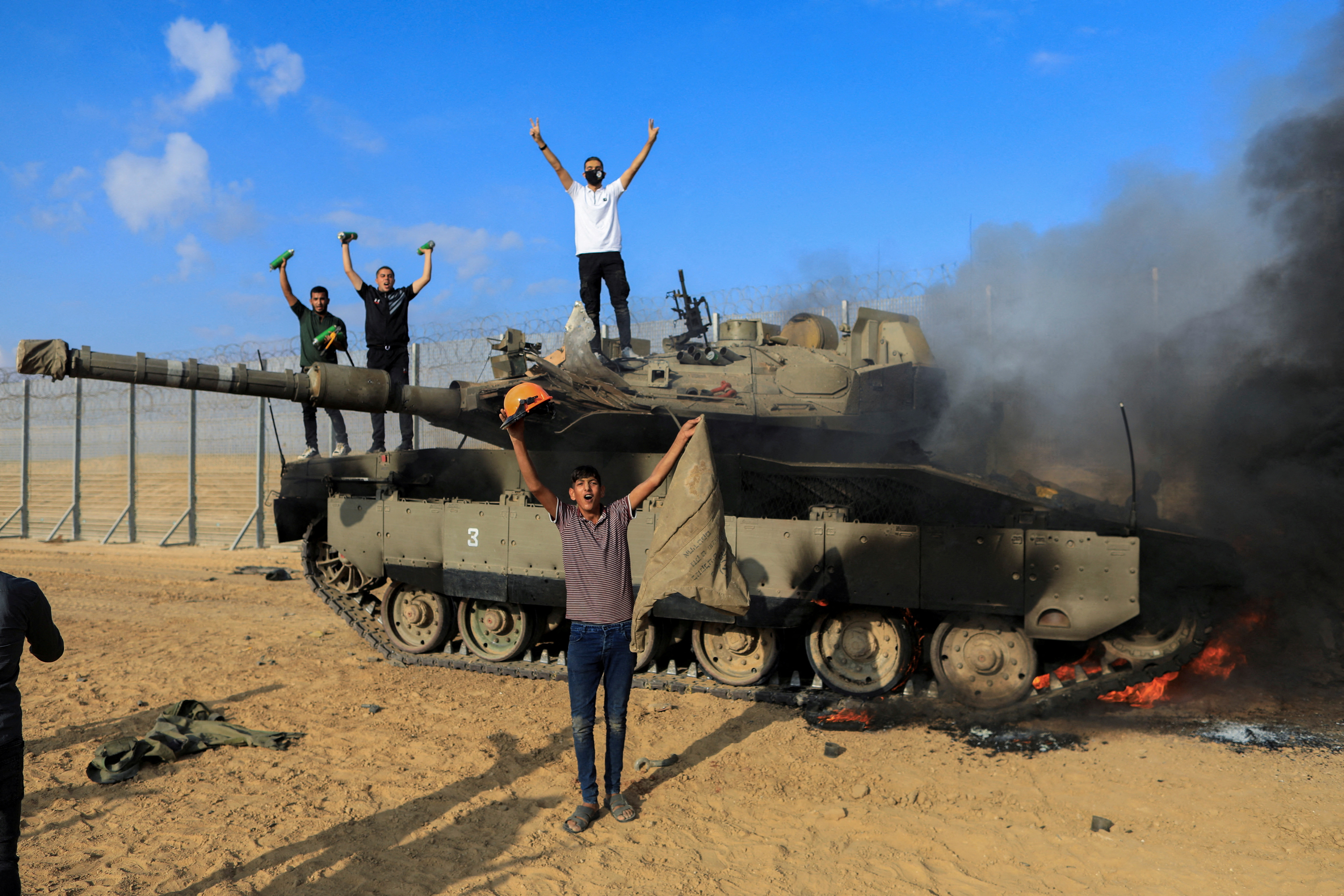 In pictures: Israel 'at war' as Hamas gunmen launch attack from Gaza - October  7, 2023 | Reuters