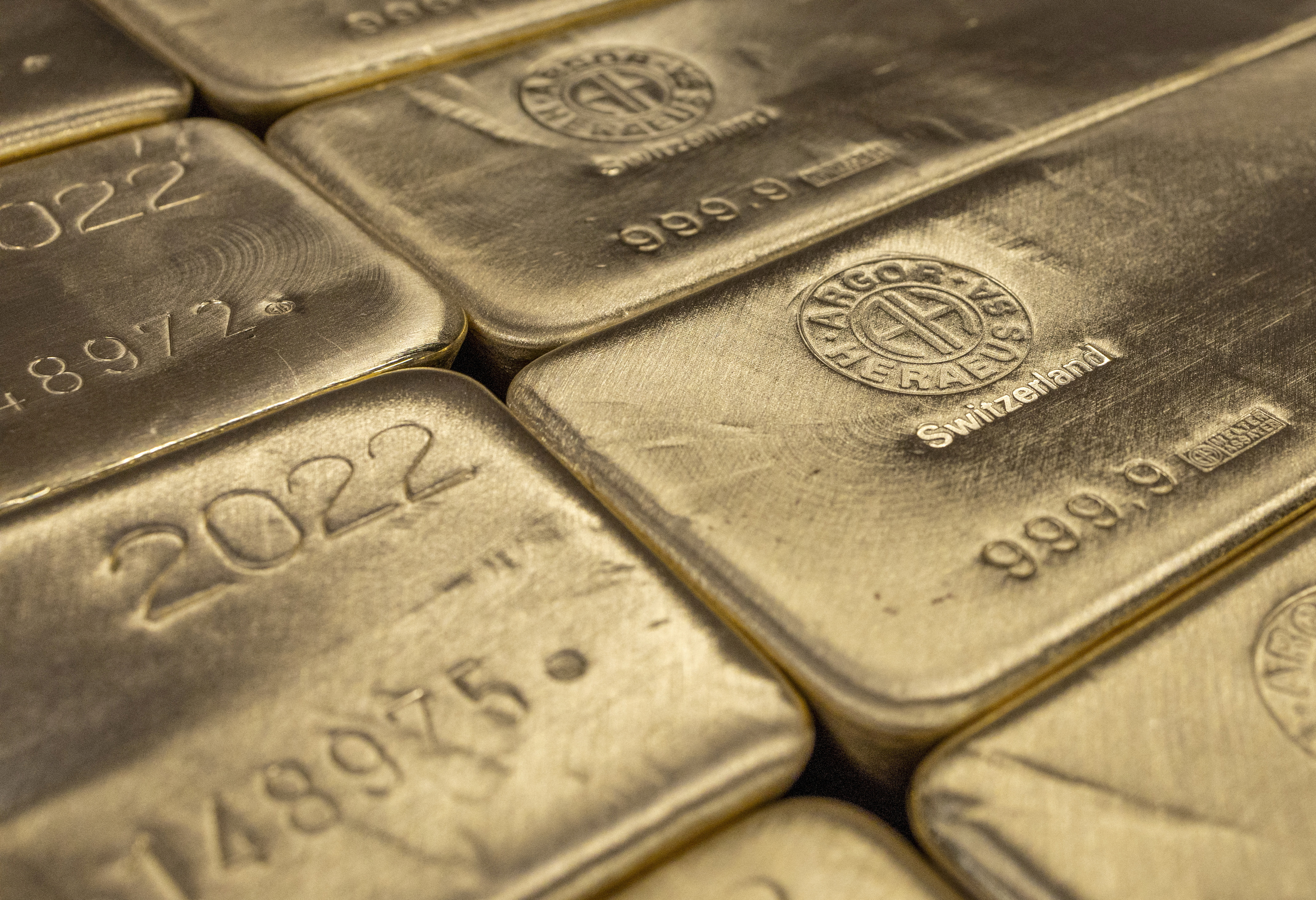 ทองคำซื้อขายในกรอบแคบ ตลาดรอสัญญาณใหม่