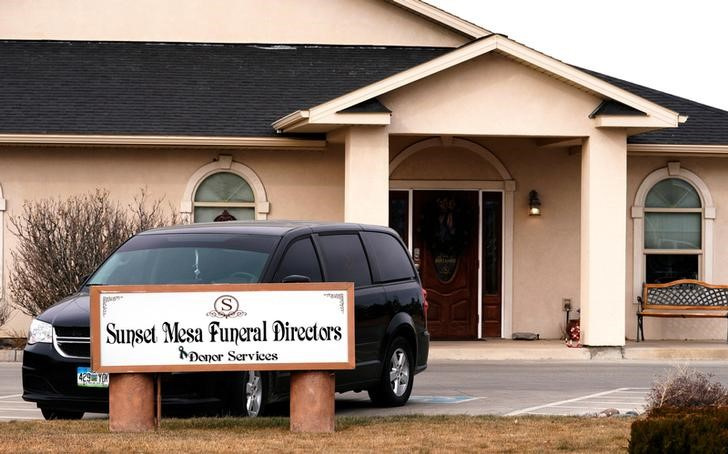 Sunset Mesa Funeral Directors and Donor Services -rakennus Montrosessa