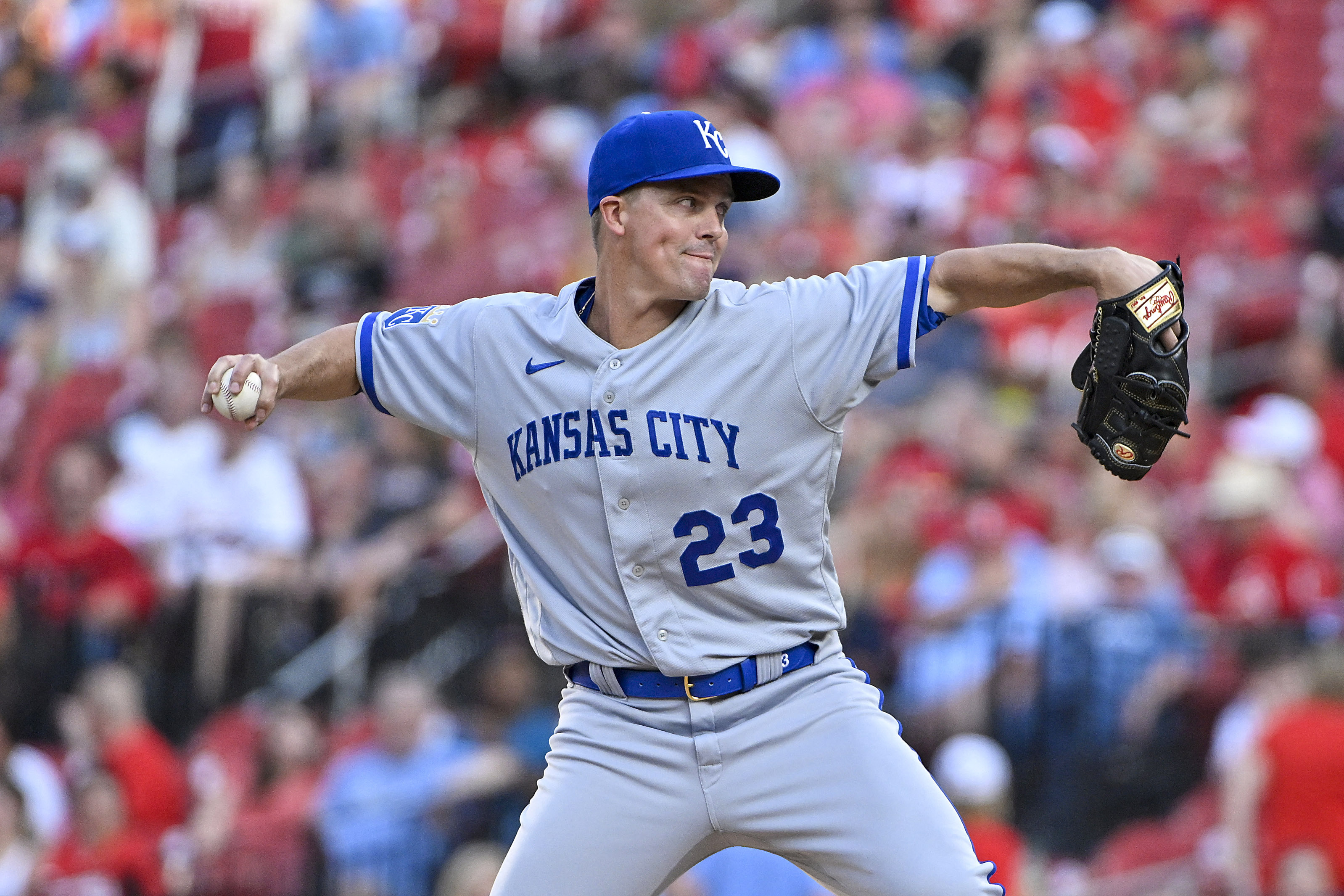 Miles Mikolas has terrific night as Cardinals edge Royals