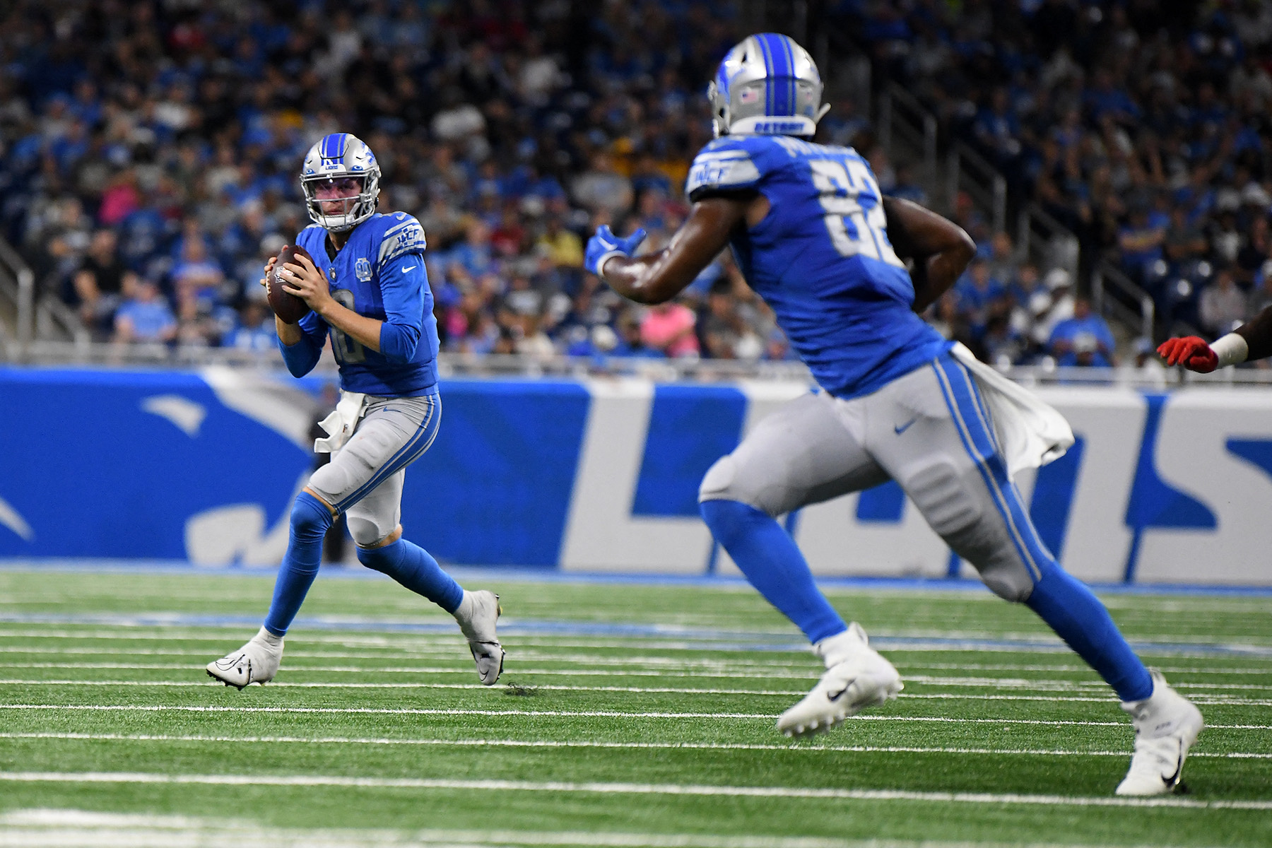 Lions push past Giants in preseason opener on late QB sneak | Reuters