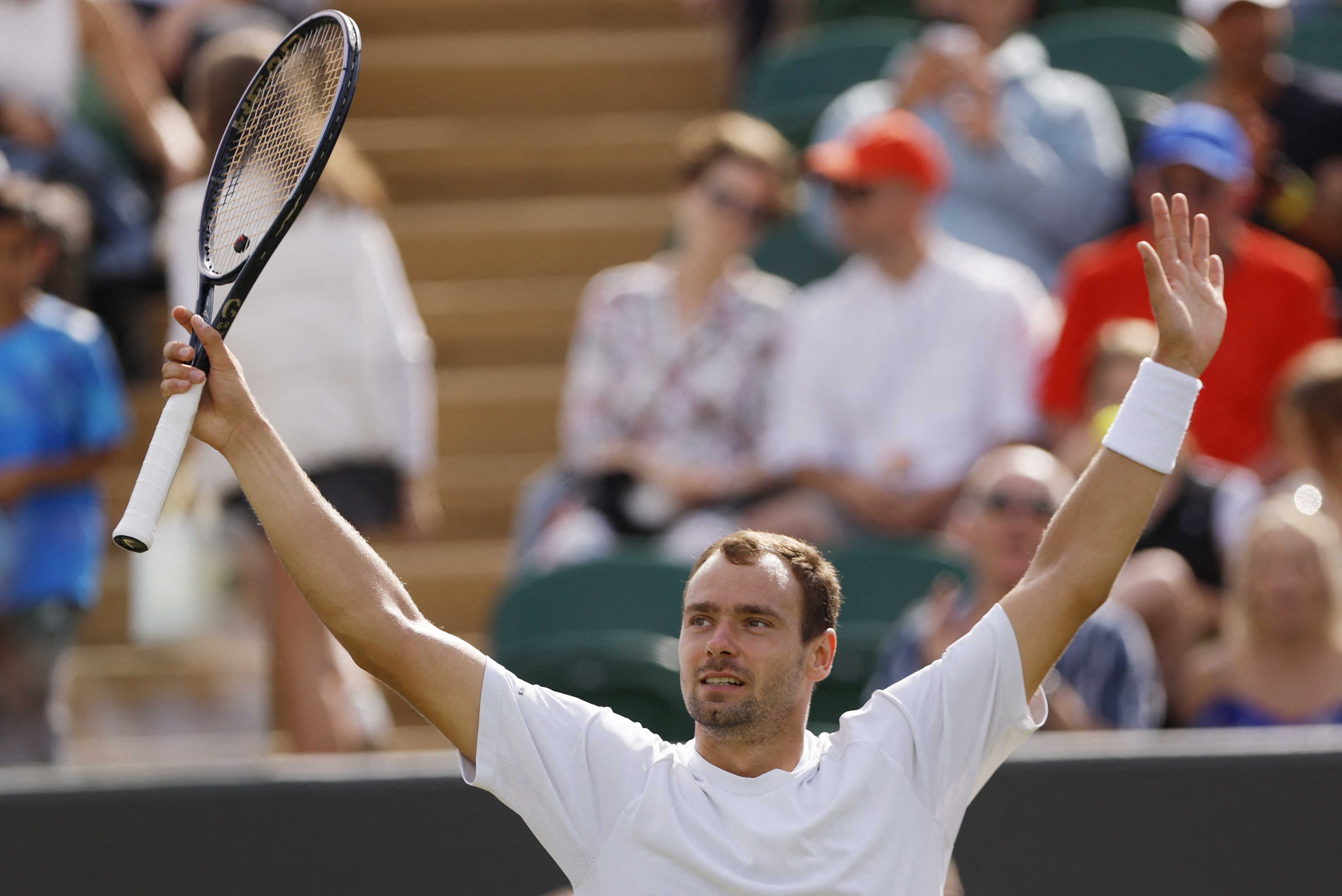Safiullin knocks out Shapovalov to reach maiden major quarter-finals at  Wimbledon | Reuters