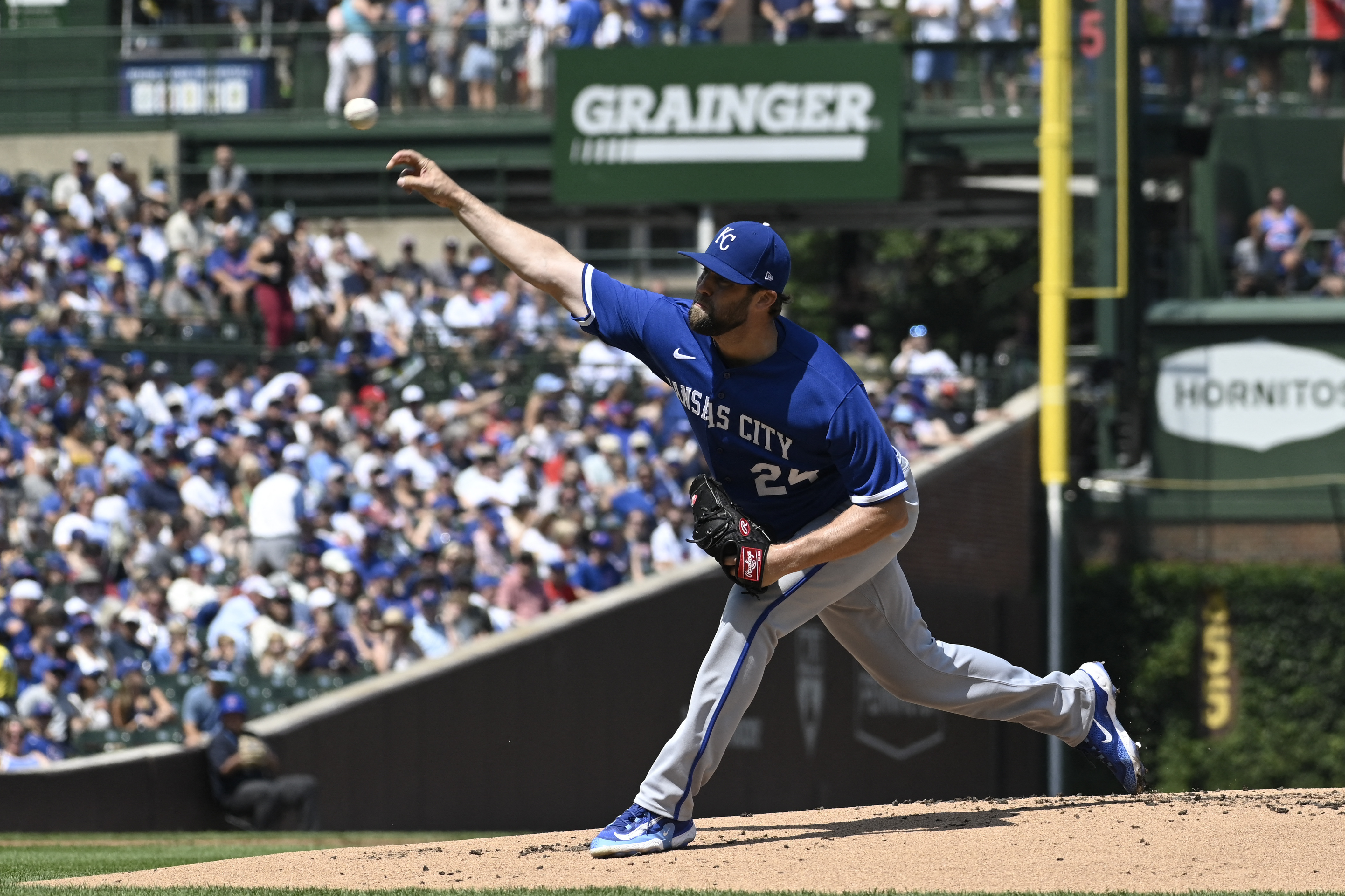 Kyle Hendricks, Cubs do enough to edge Royals