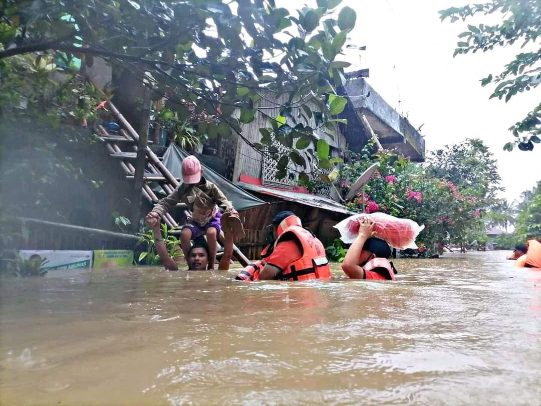 Philippines rescuers race to find survivors after storm wreaks havoc ...