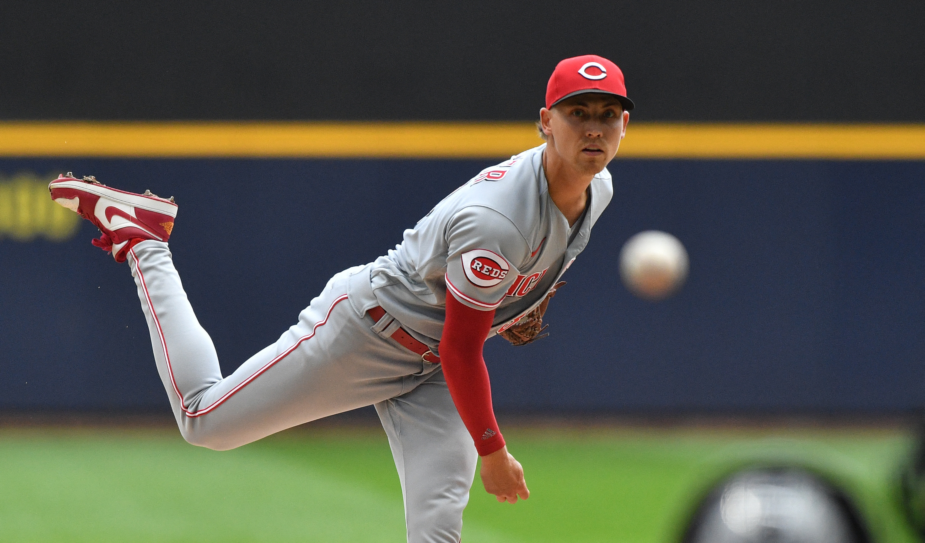 Brewers Craig Counsell holds hand up as Elly De La Cruz's memorable  performance gives Reds vital win in Milwaukee