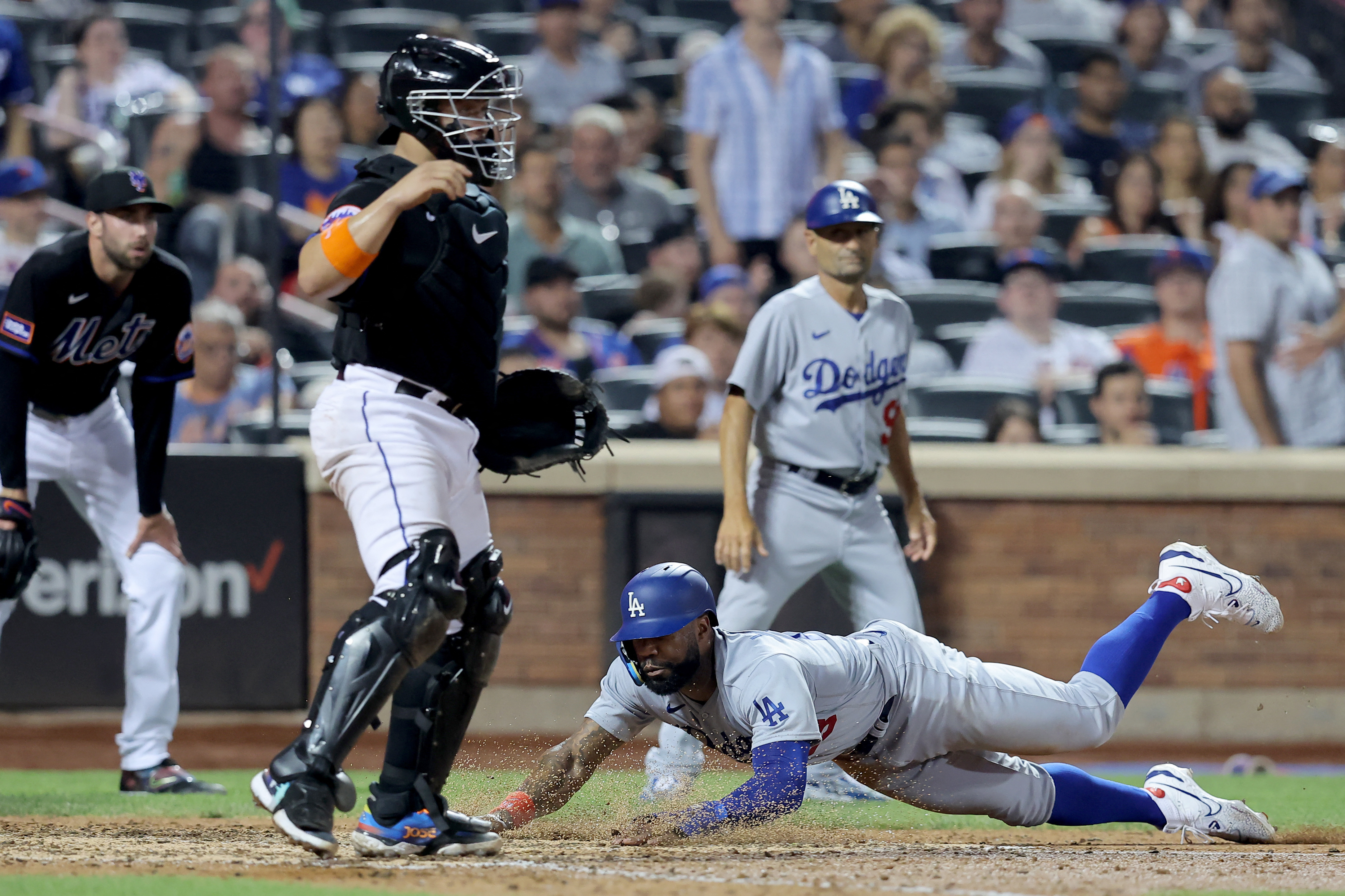 Julio Urias, Dodgers throw one-hitter at Mets