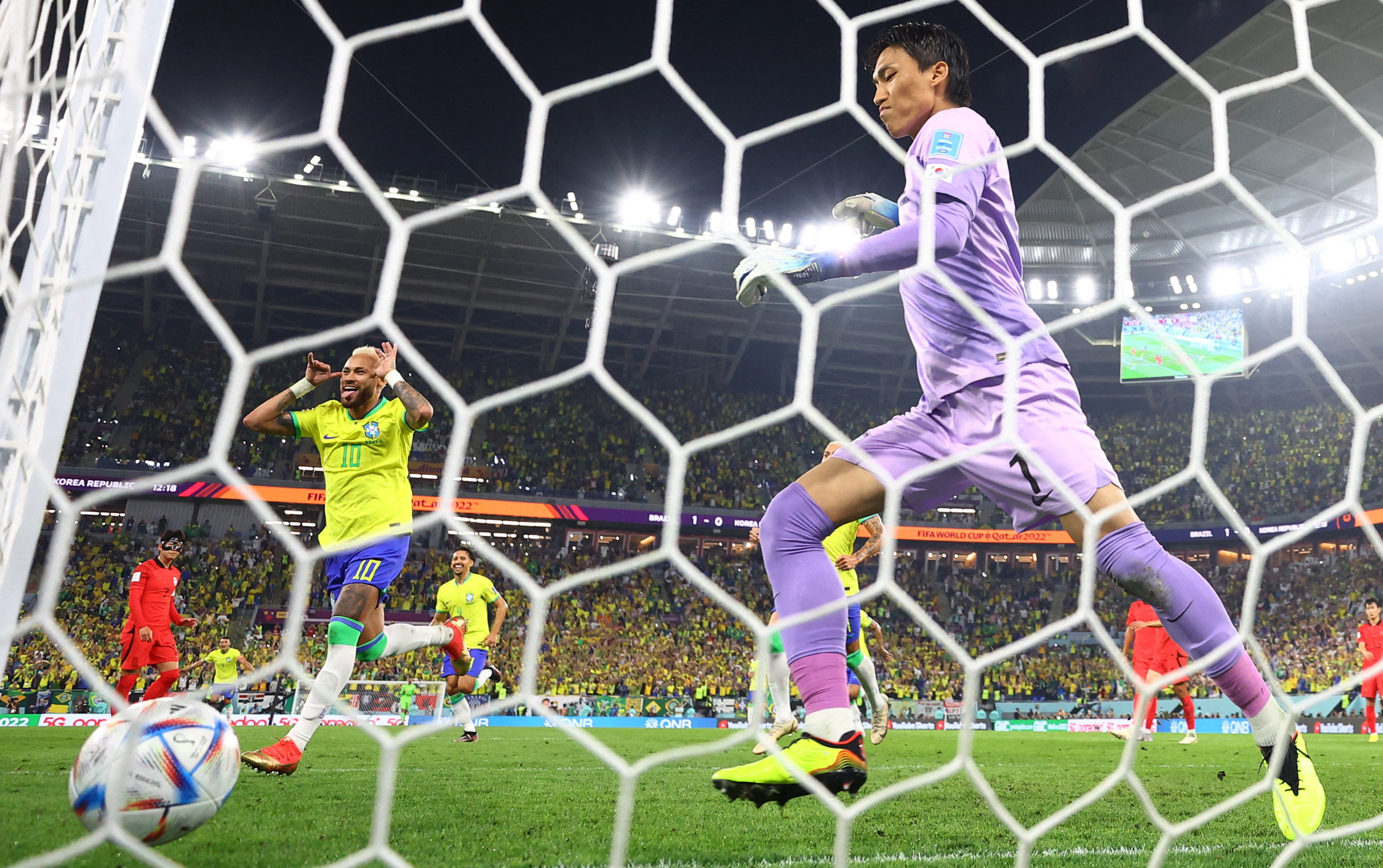 Brazil's World Cup rout of South Korea becomes a dance party - Sports  Illustrated