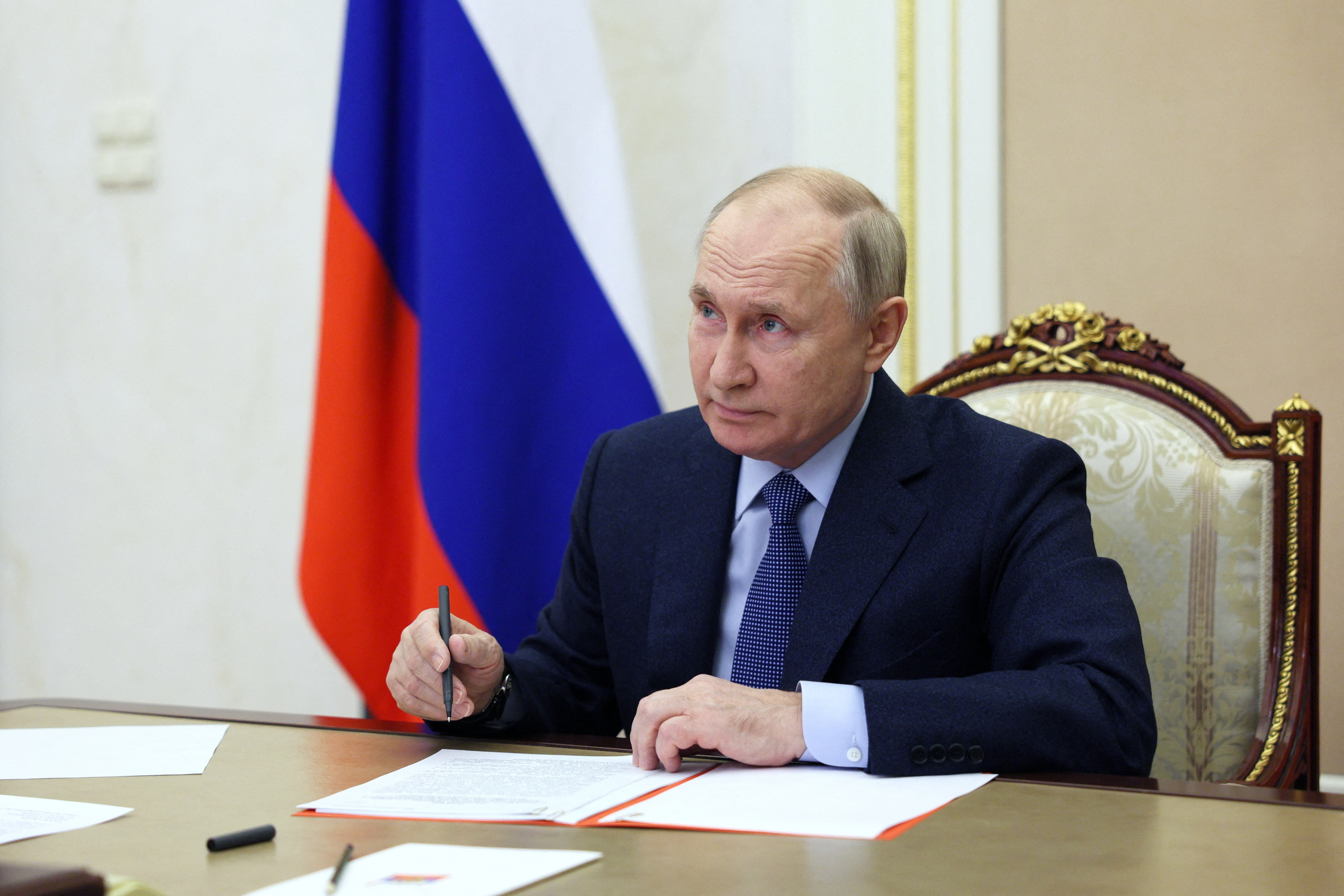 プーチン大統領、ＣＴＢＴ批准撤回法案に署名　即時発効