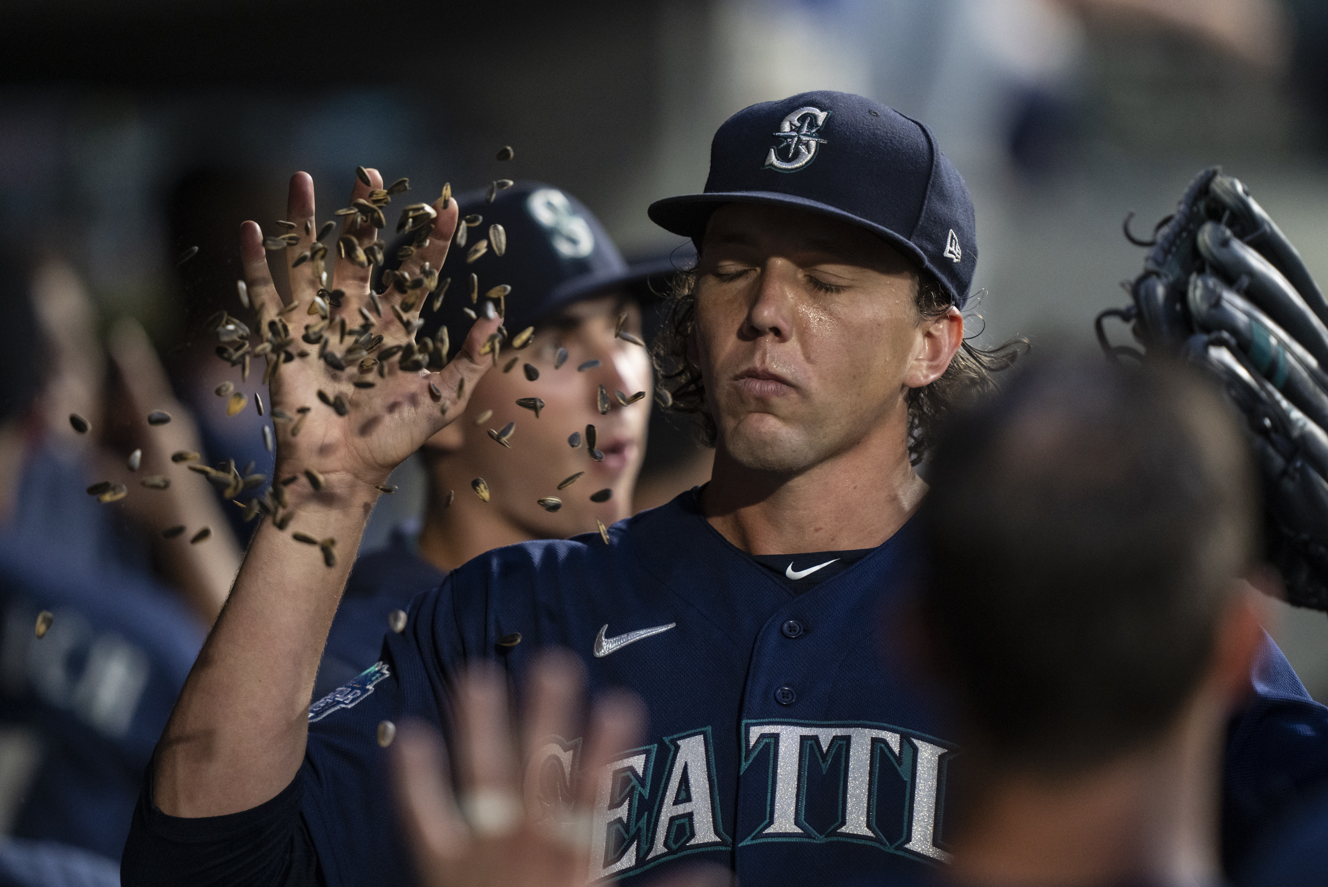 Logan Gilbert shuts down Padres, gets help from Julio Rodríguez catch in  center as Mariners win 2-0 - ABC30 Fresno