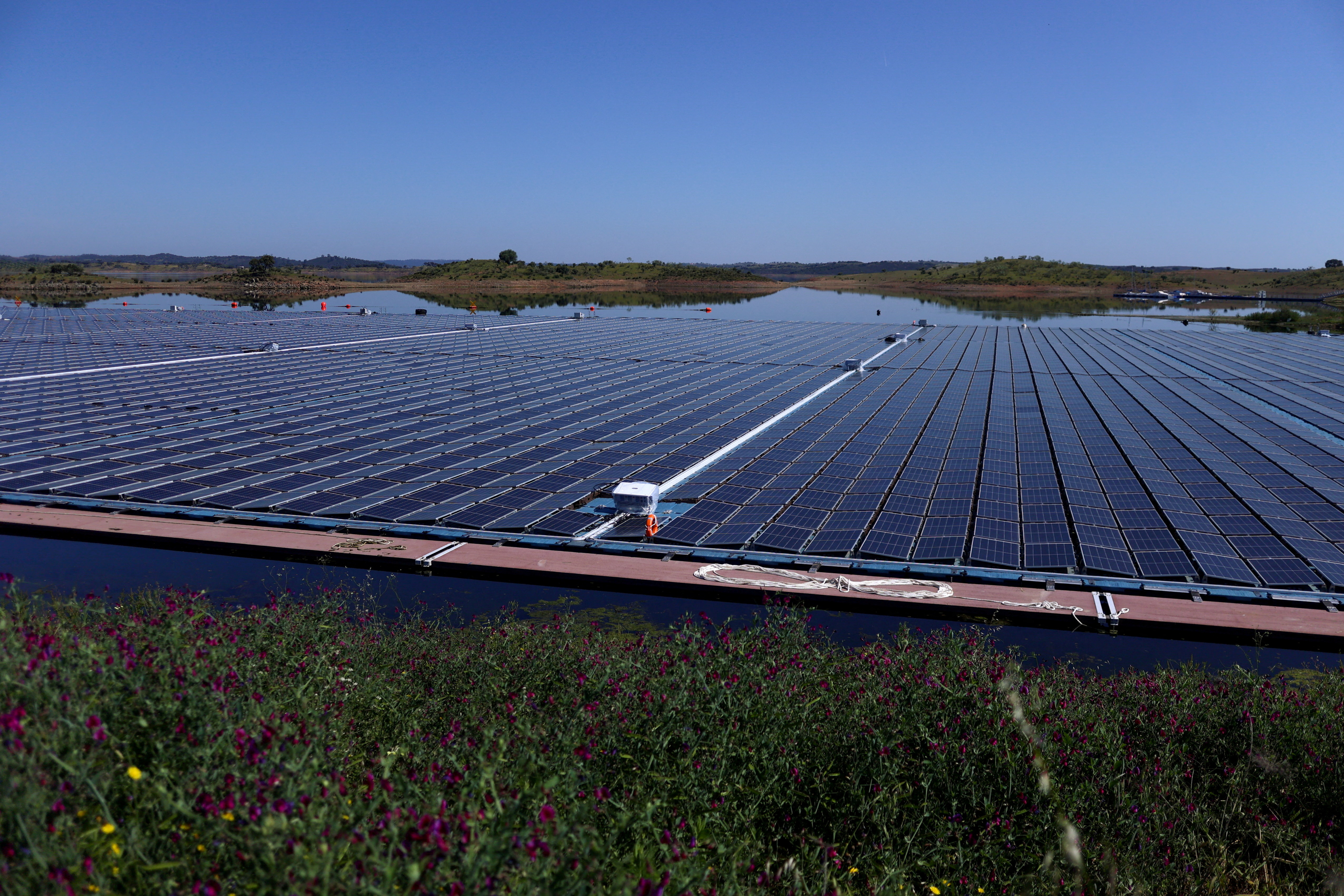 Portugal's EDP installs the largest floating solar farm on a dam in Europe, on the surface of Alqueva dam