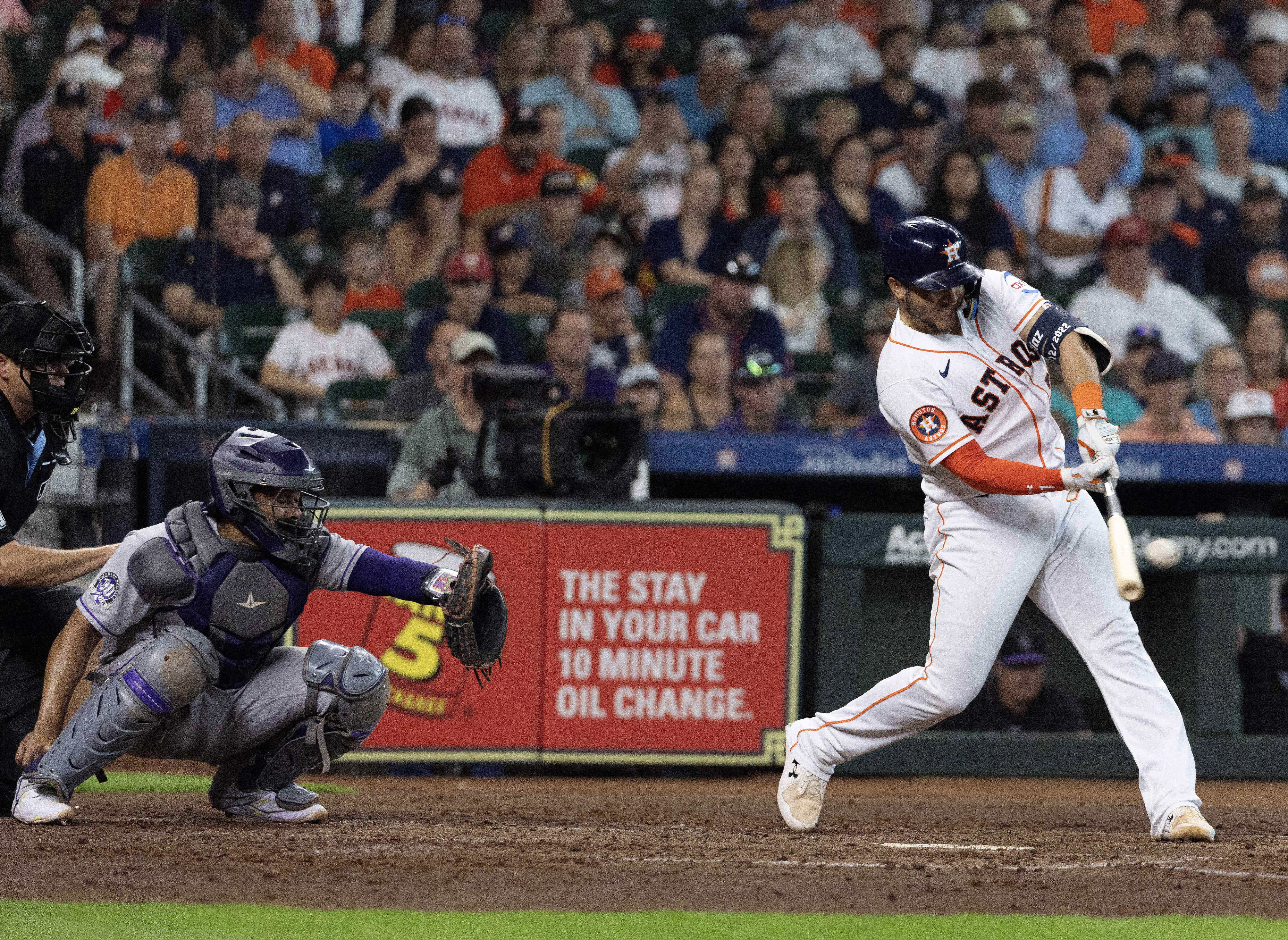 Yainer Diaz hits two homers as Astros sweep Rockies