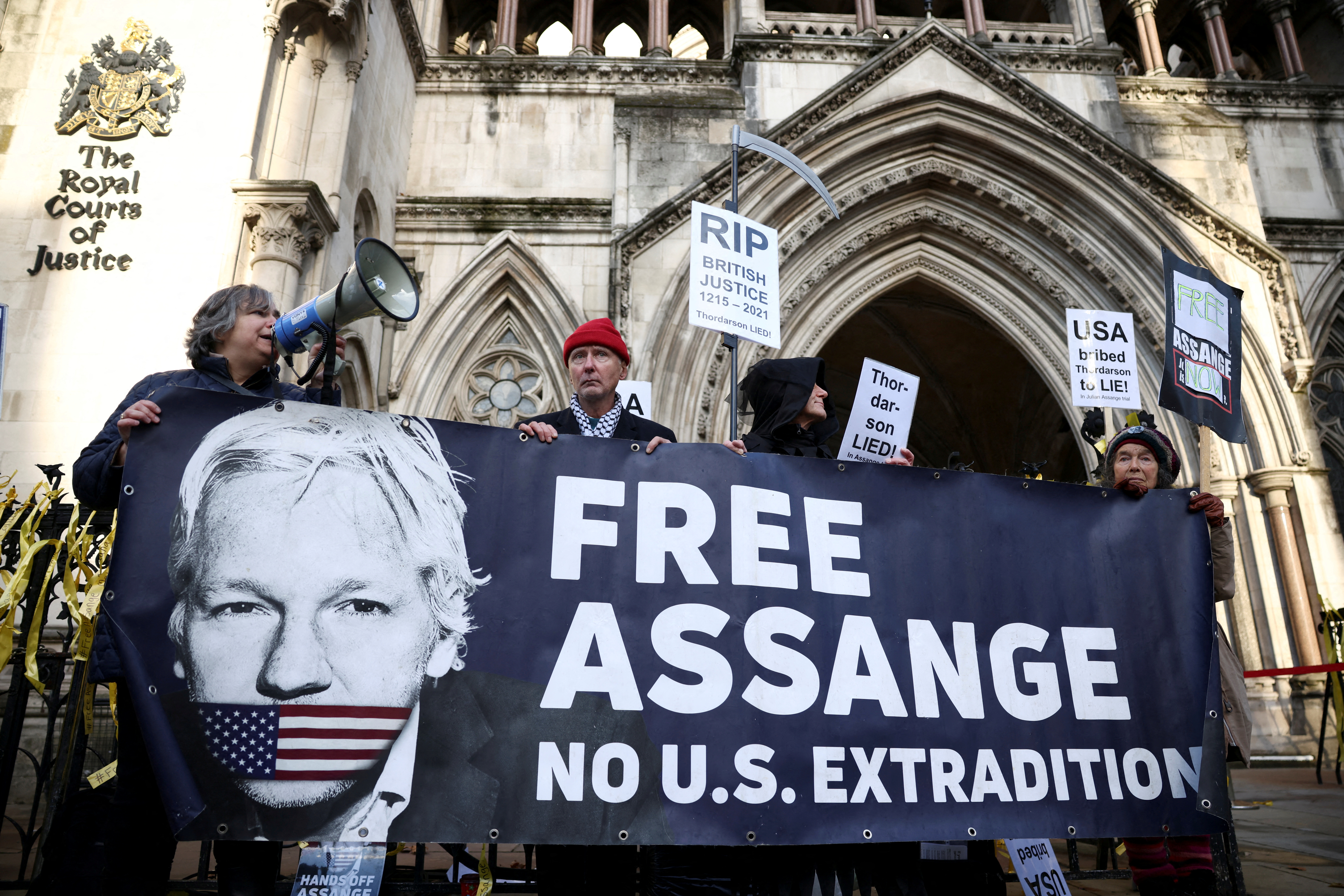 British court to make ruling on U.S. appeal to extradite Assange