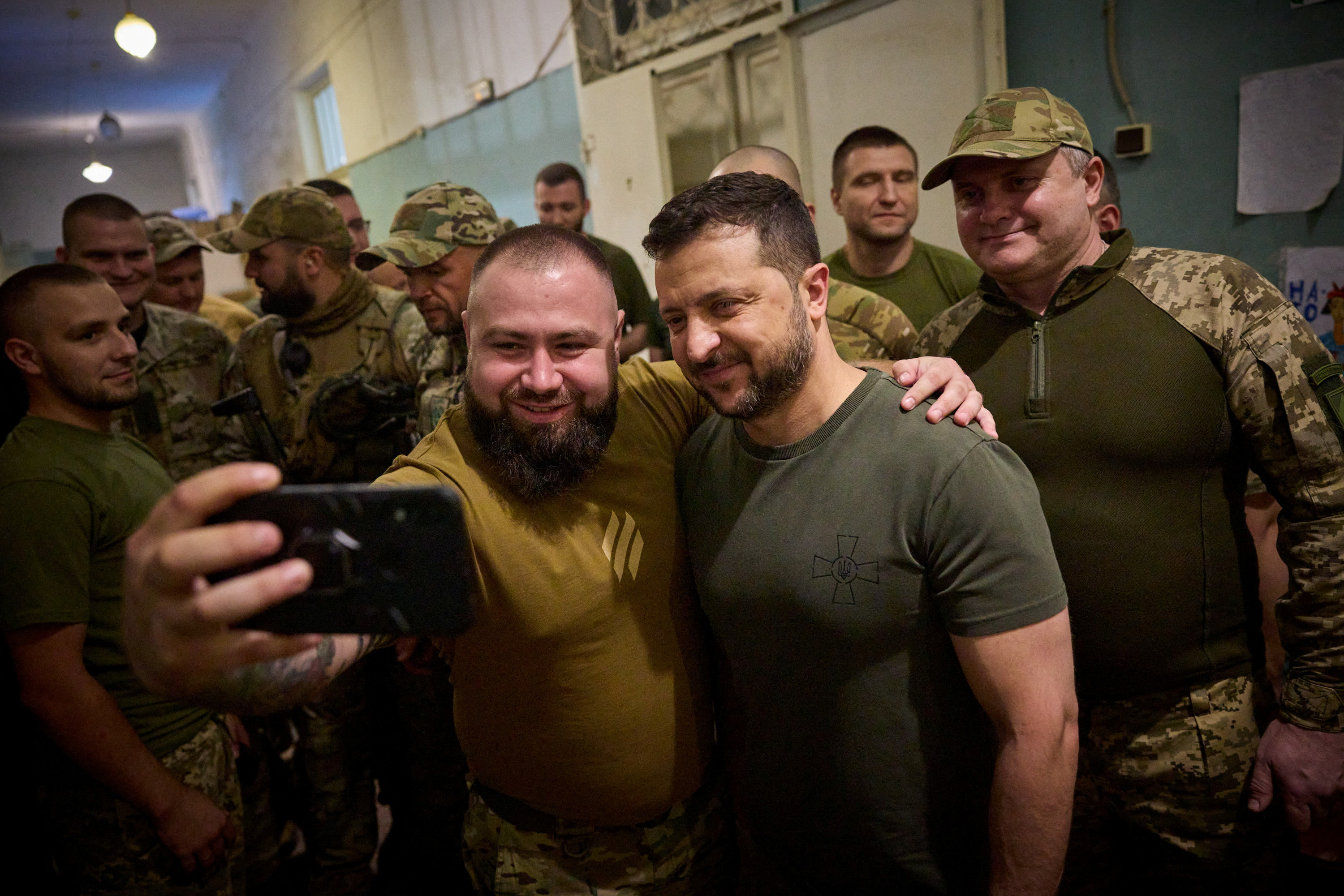 軍人メンコ　ドイツ総統めんこ citizen brick supports ukraine with zelensky and molotov cocktails
