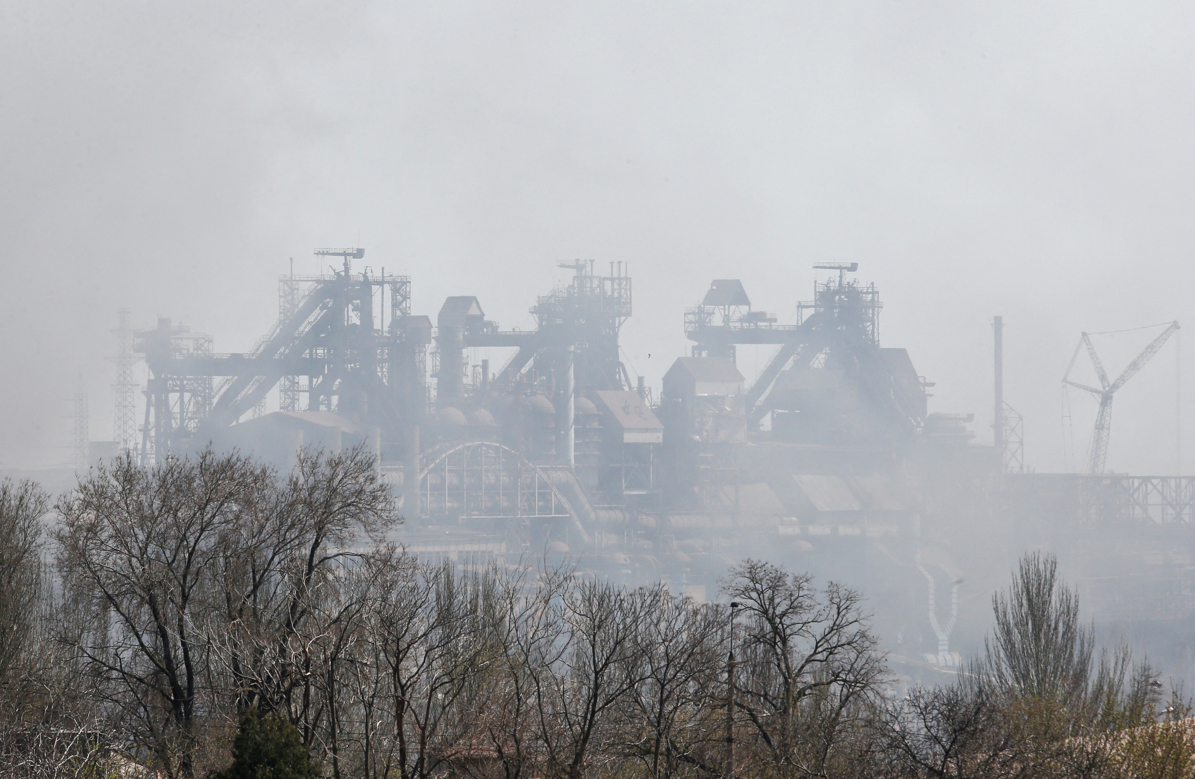 At least 1,000 civilians hiding under Ukrainian stronghold steel plant in  Mariupol- city council | Reuters