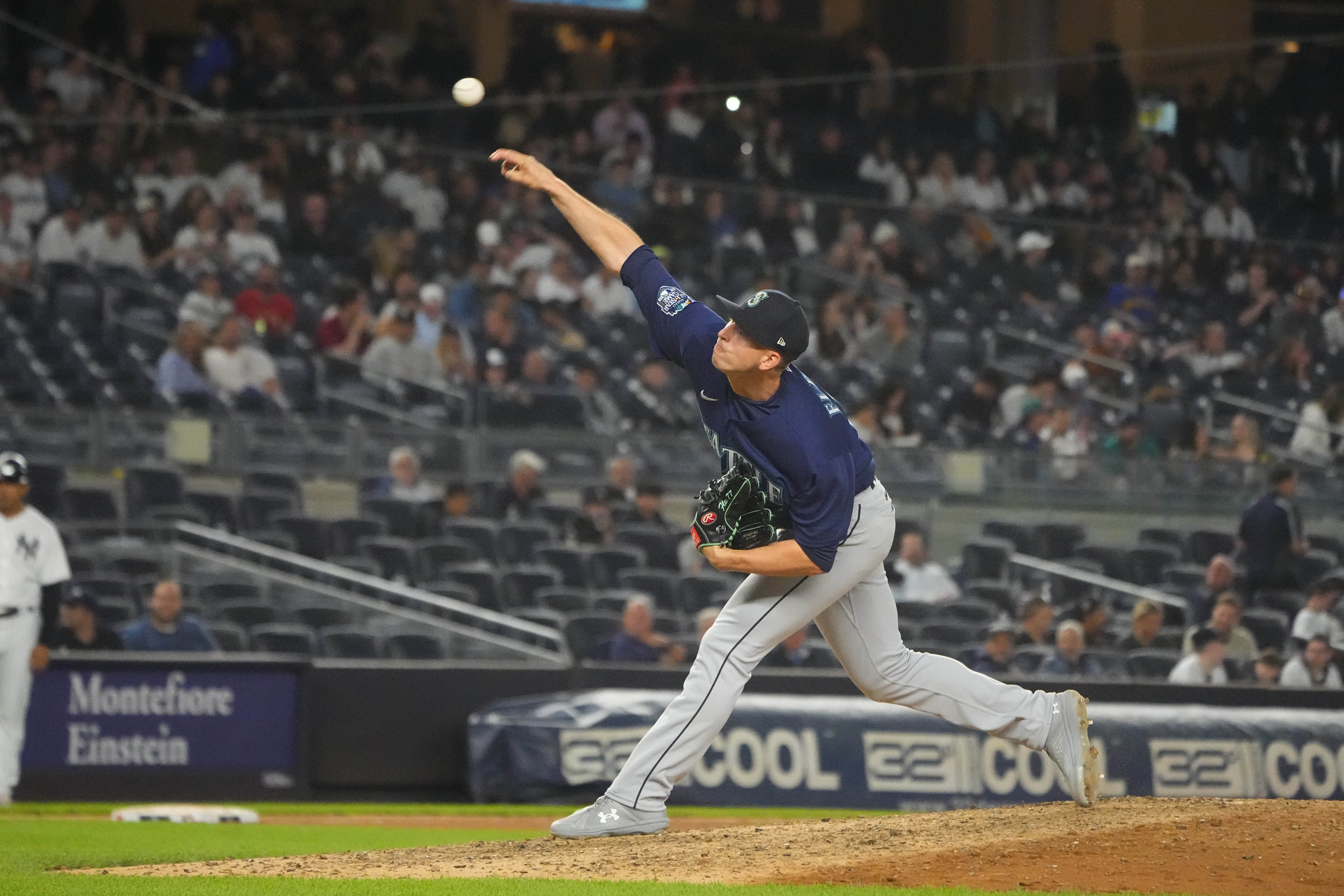 Mariners hammer struggling Germán as Woo gets his 1st win in a 10-2 rout of  the Yankees