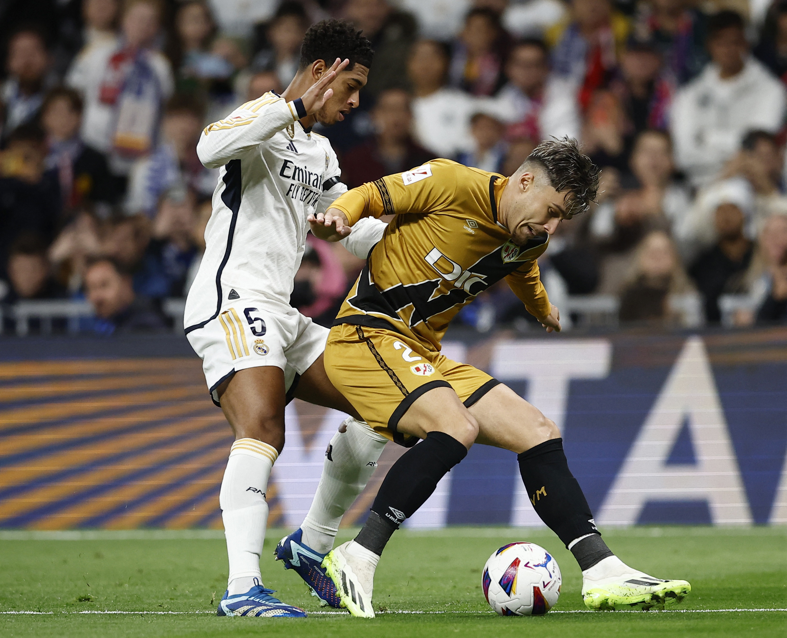 Real Madrid issue Jude Bellingham shoulder injury update - Yahoo Sports